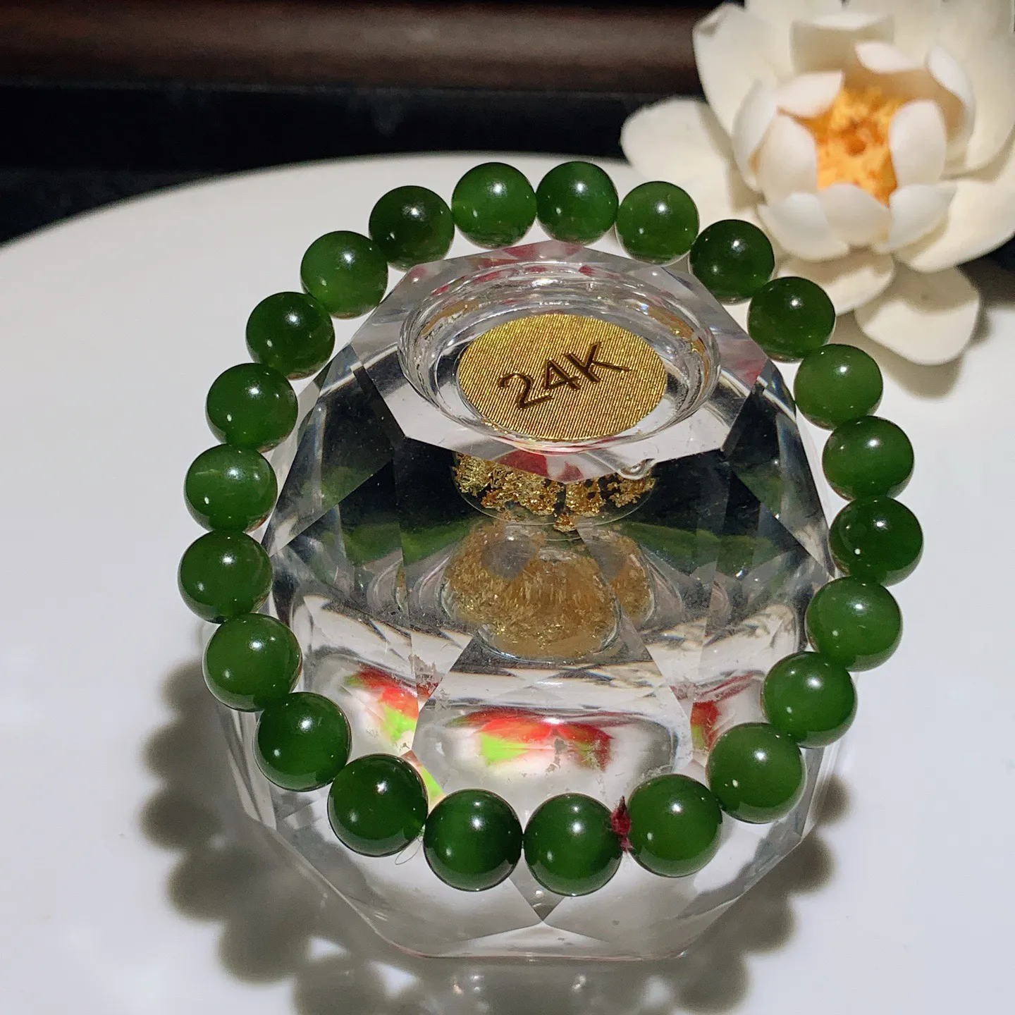 和田玉菠菜绿俄罗斯碧玉手串。单颗尺寸8！玉质细腻油润。手推出油。佩戴高端典雅。lt251201