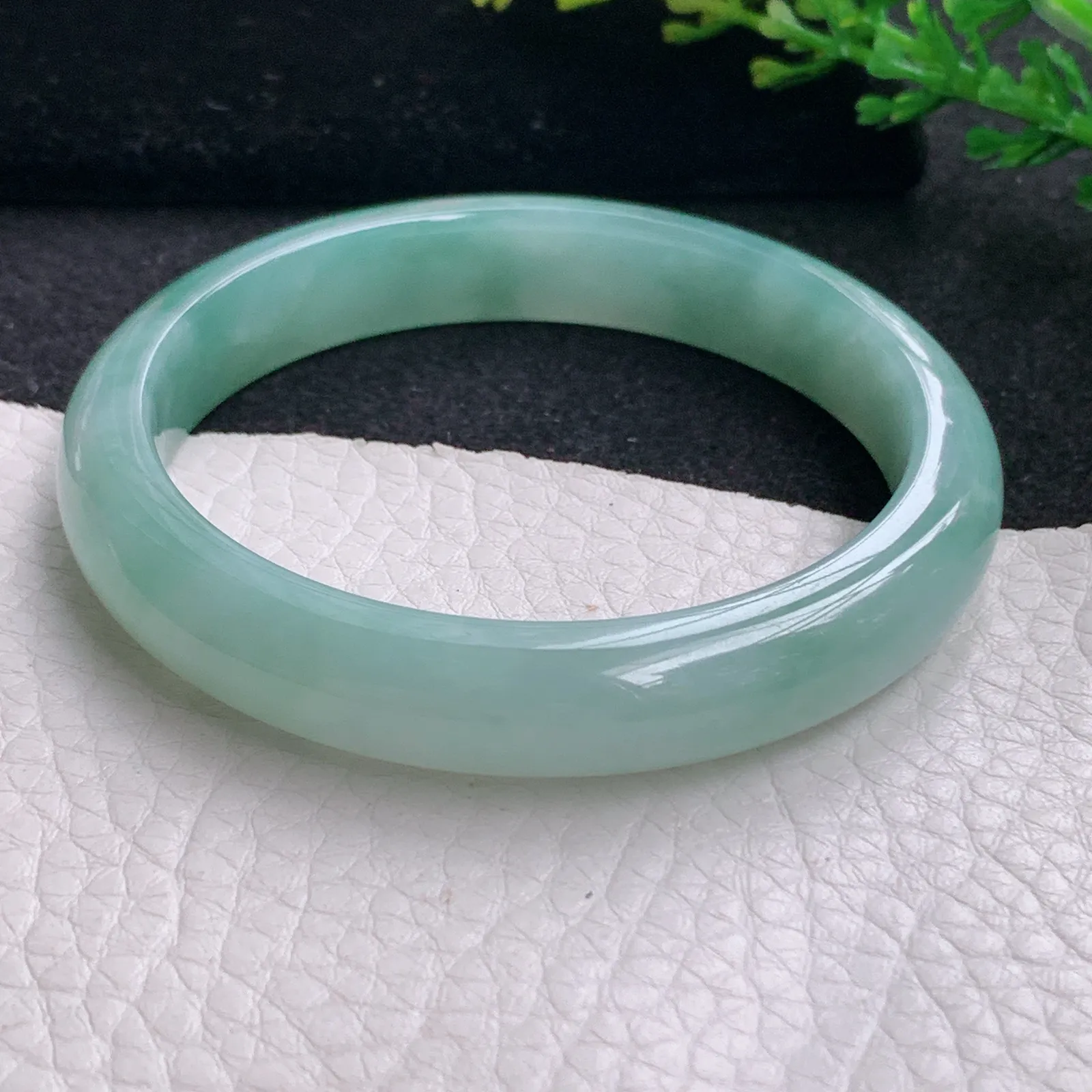 n自然光54*10.3*7平安镯 缅甸翡翠a货玉手镯秀气清韵宽边玉手环