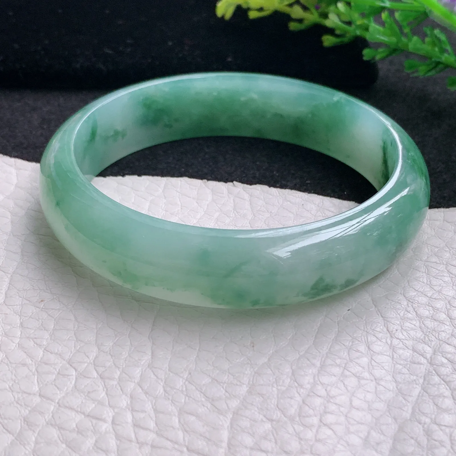 js自然光58.5*14.3*7平安镯 缅甸翡翠a货玉手镯冰飘花宽边玉手环