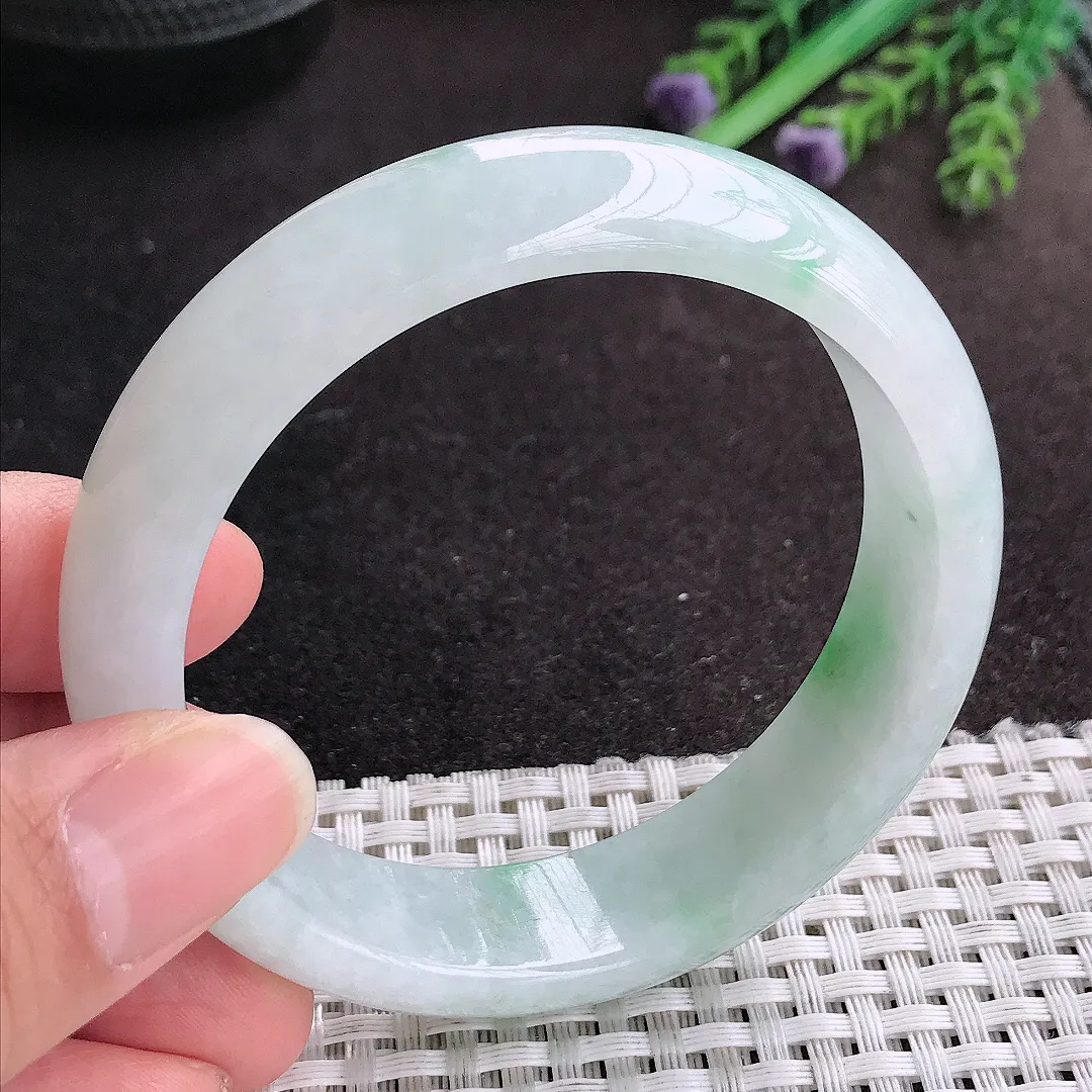 天然A货翡翠57.5/15.6/7.8老坑精美温润飘绿轮胎手镯宽边玉手镯