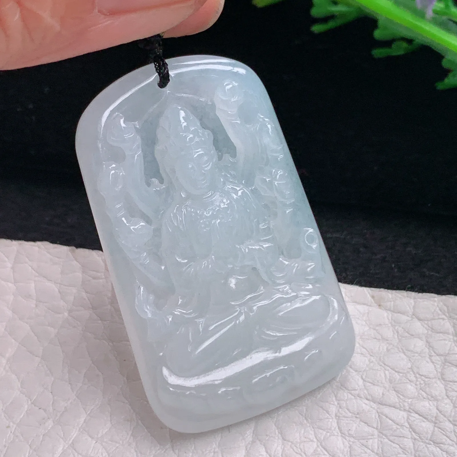 kh自然光44.3*27*5.7天然缅甸翡翠白月光水润千手观音玉吊坠 玉挂件