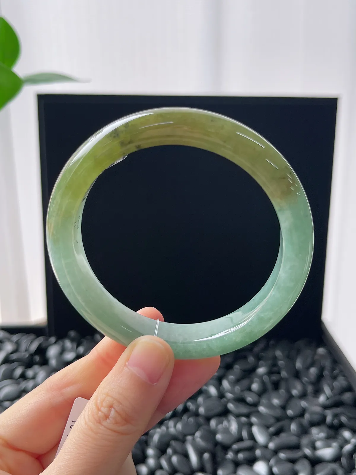 正圈57.6圈口，翡翠糯化种黄加绿手镯