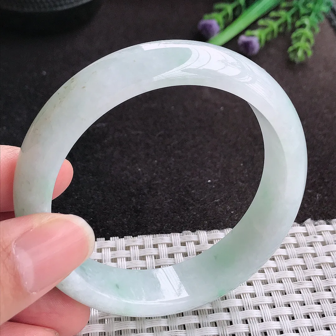 天然A货翡翠57.5/15.6/7.8老坑精美温润飘绿轮胎手镯宽边玉手镯