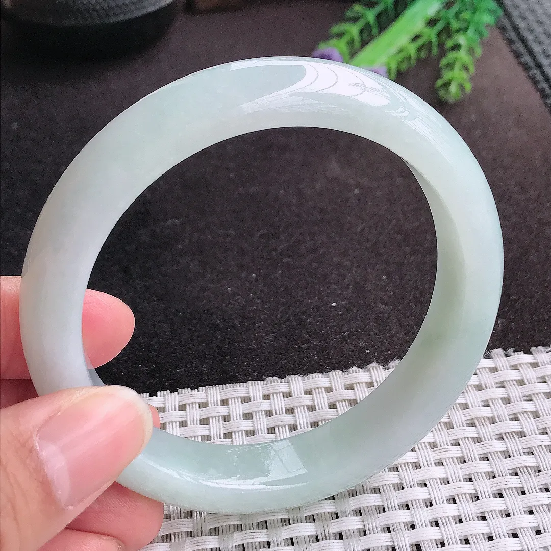 天然A货翡翠60.5/13.3/8.8老坑冰润起胶浅绿手镯宽边玉手镯