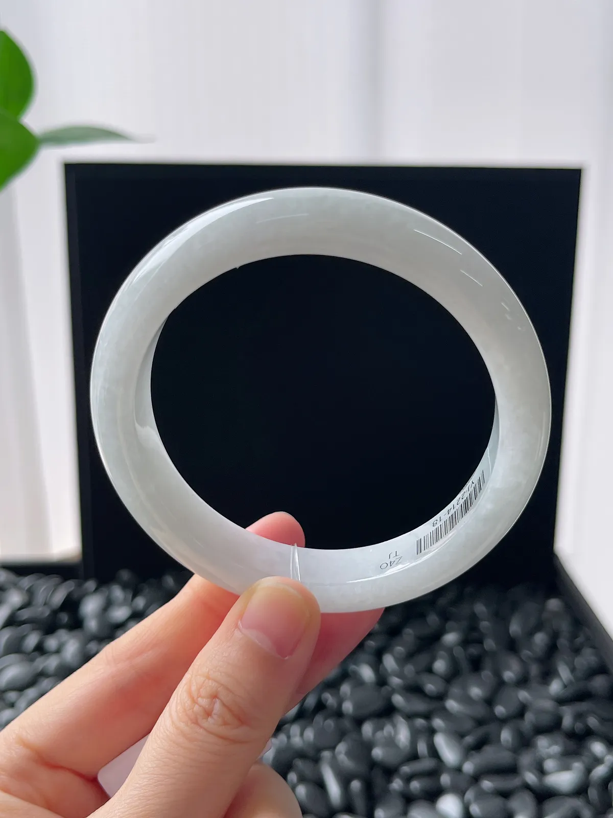 正圈58圈口，翡翠糯化种白色手镯