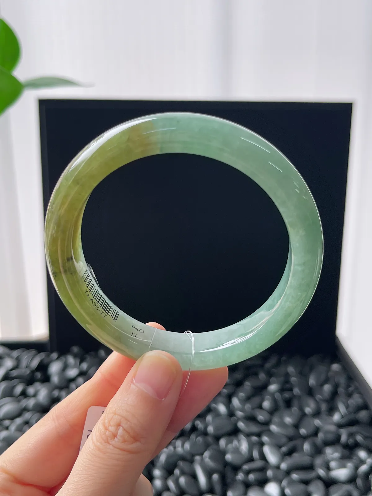 正圈57.6圈口，翡翠糯化种黄加绿手镯