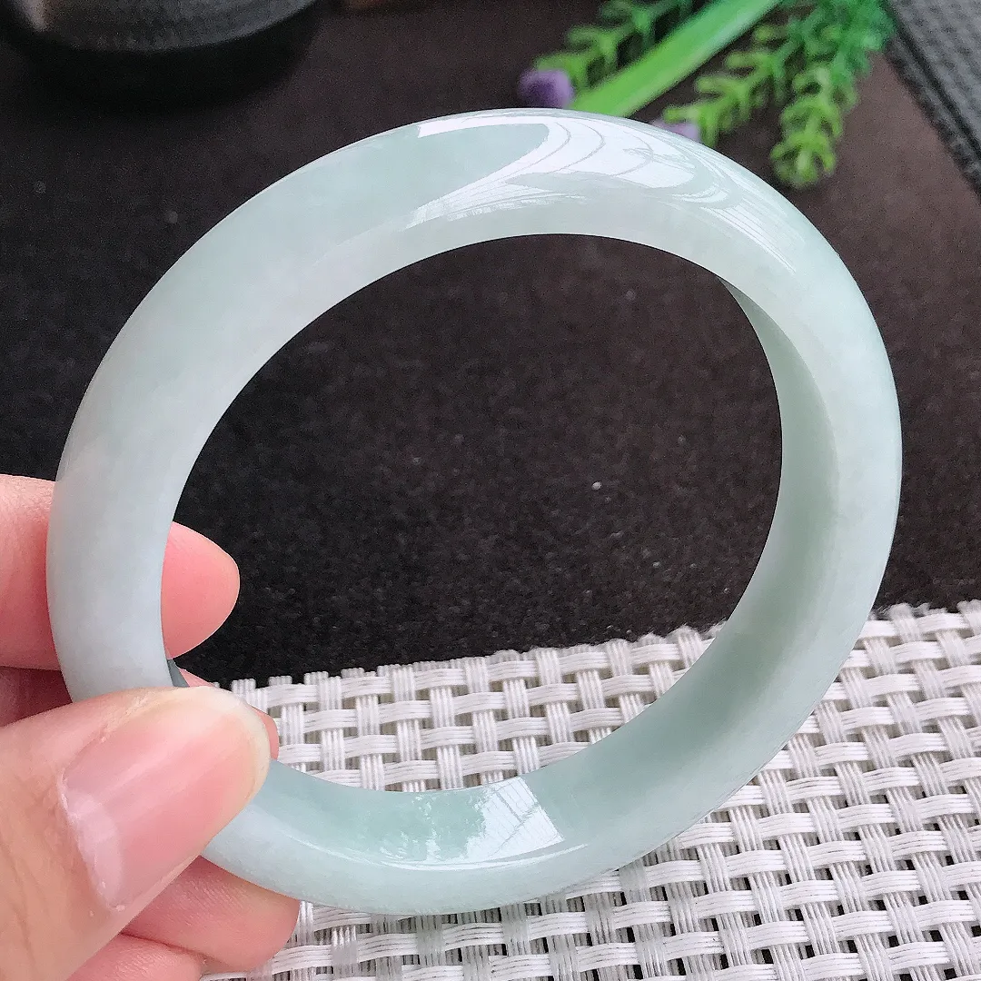 天然A货翡翠60.5/12.7/8.6老坑秀气温润大圈口手镯宽边玉手镯