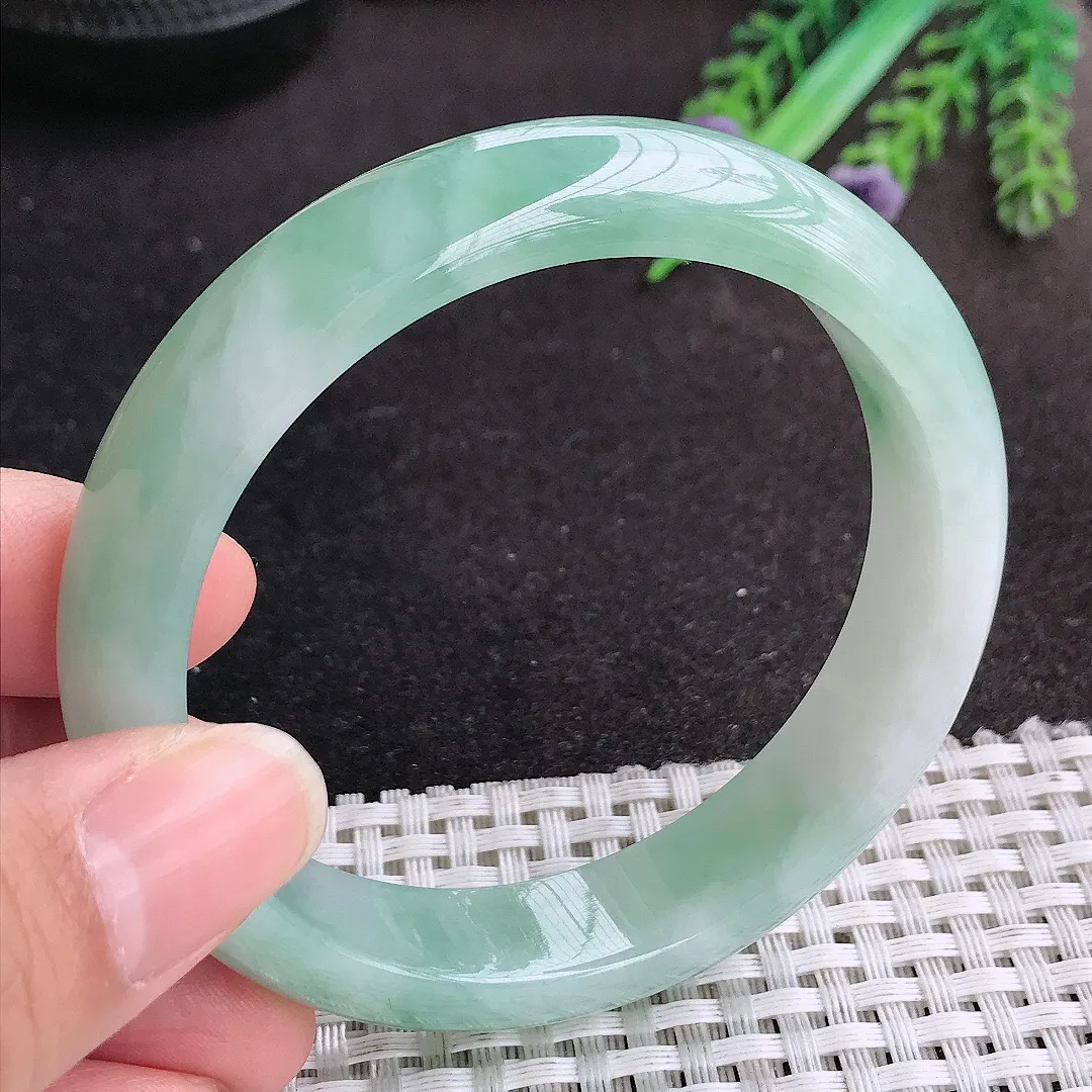 天然A货翡翠58/13.2/8老坑冰润起胶飘花手镯宽边玉手镯