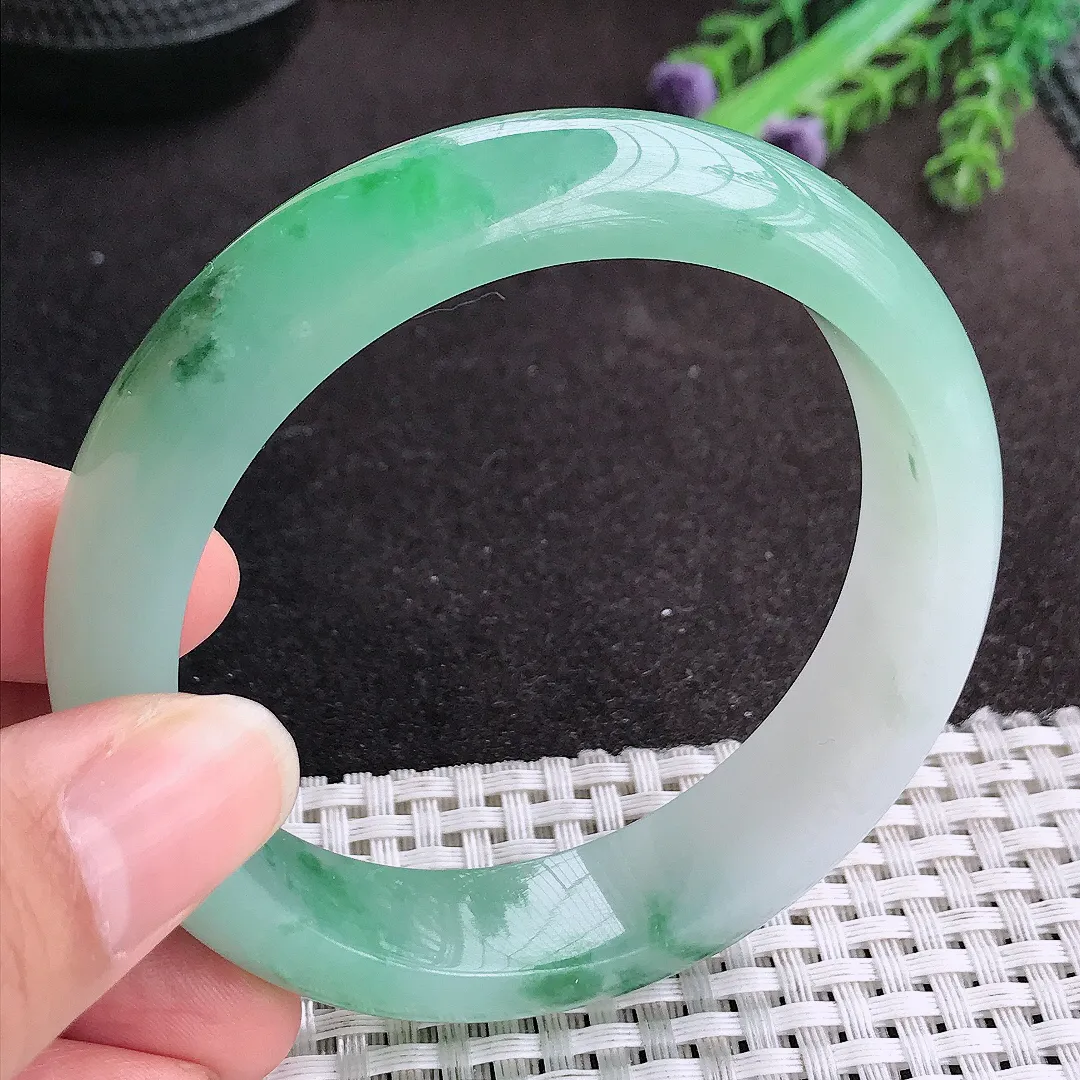 天然A货翡翠58/14.5/8.6老坑冰胶水灵冰晴绿手镯宽边玉手镯