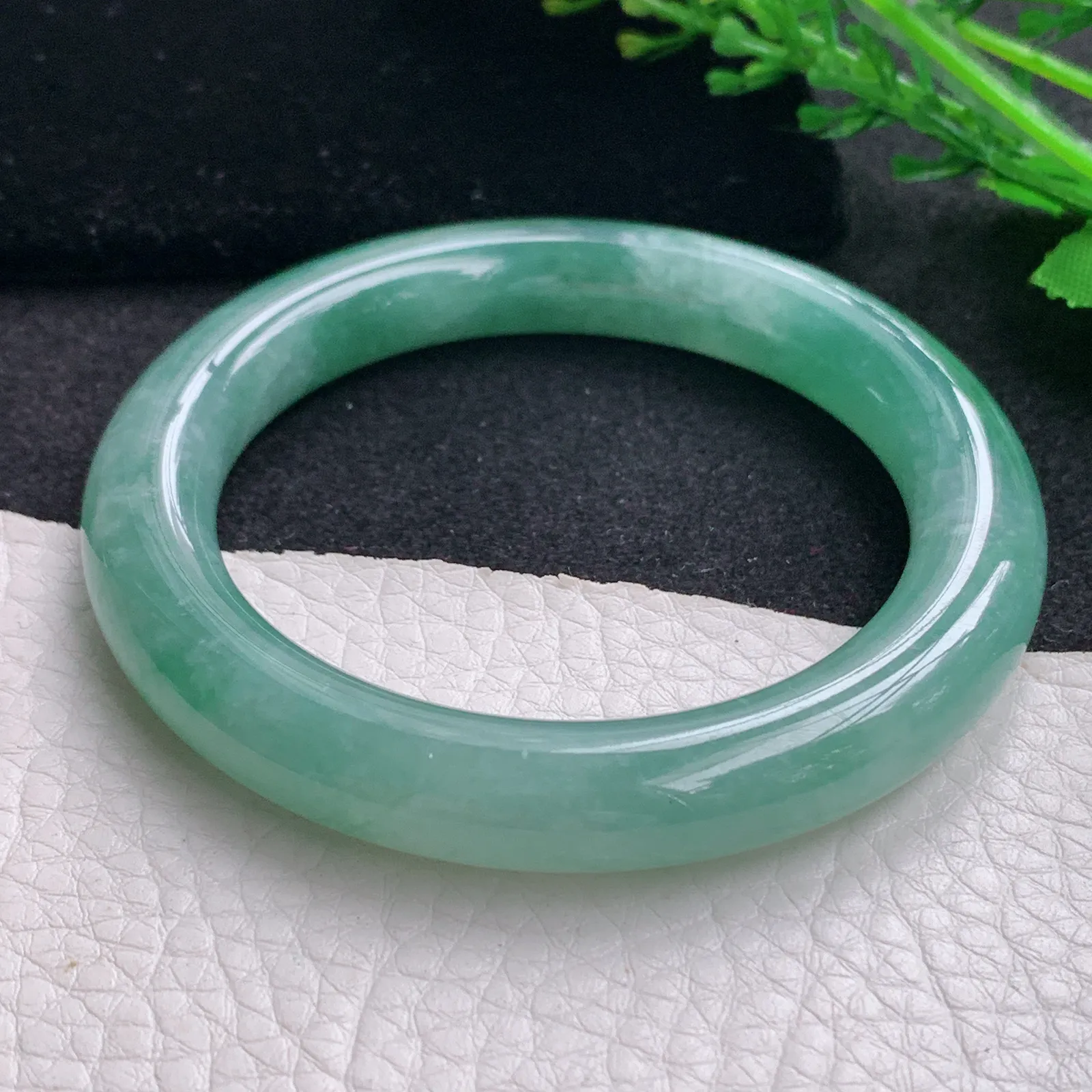 z自然光54*10美人镯 缅甸翡翠a货玉手镯满绿水润圆条玉手环