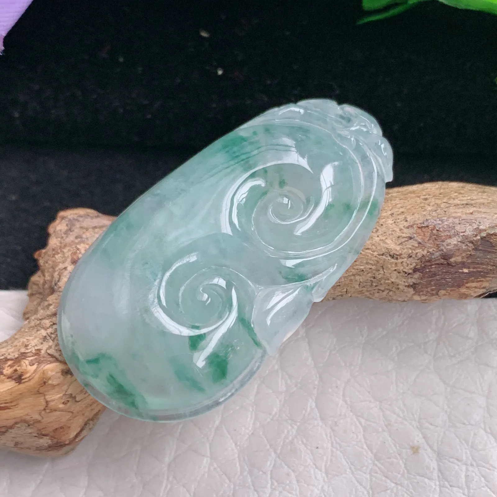 abc自然光37.5*20.5*5.2天然缅甸翡翠冰飘花秀气如意玉吊坠 玉挂件