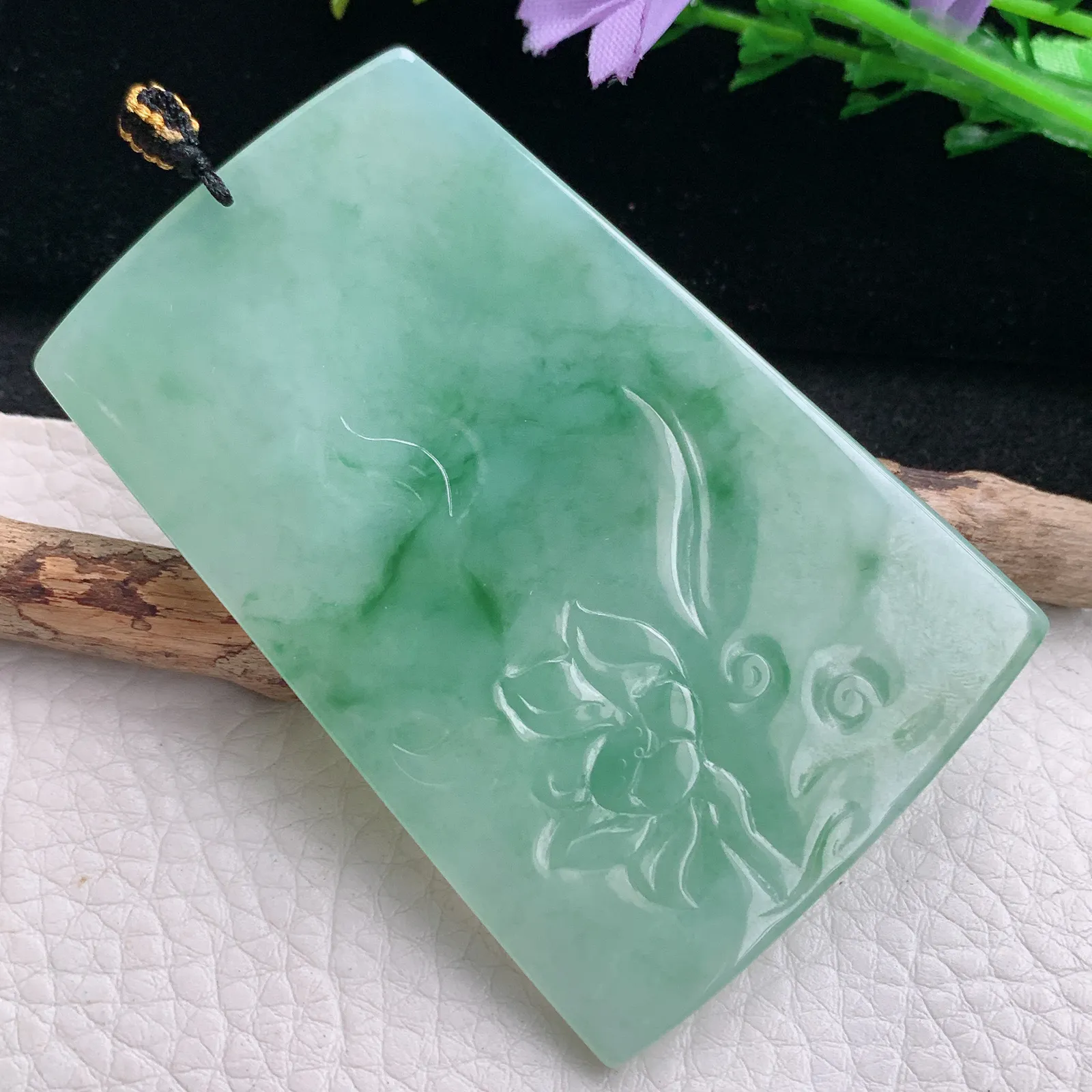 kh自然光71*47.6*5.7天然缅甸翡翠冰飘绿花千手观音玉吊坠 玉挂件