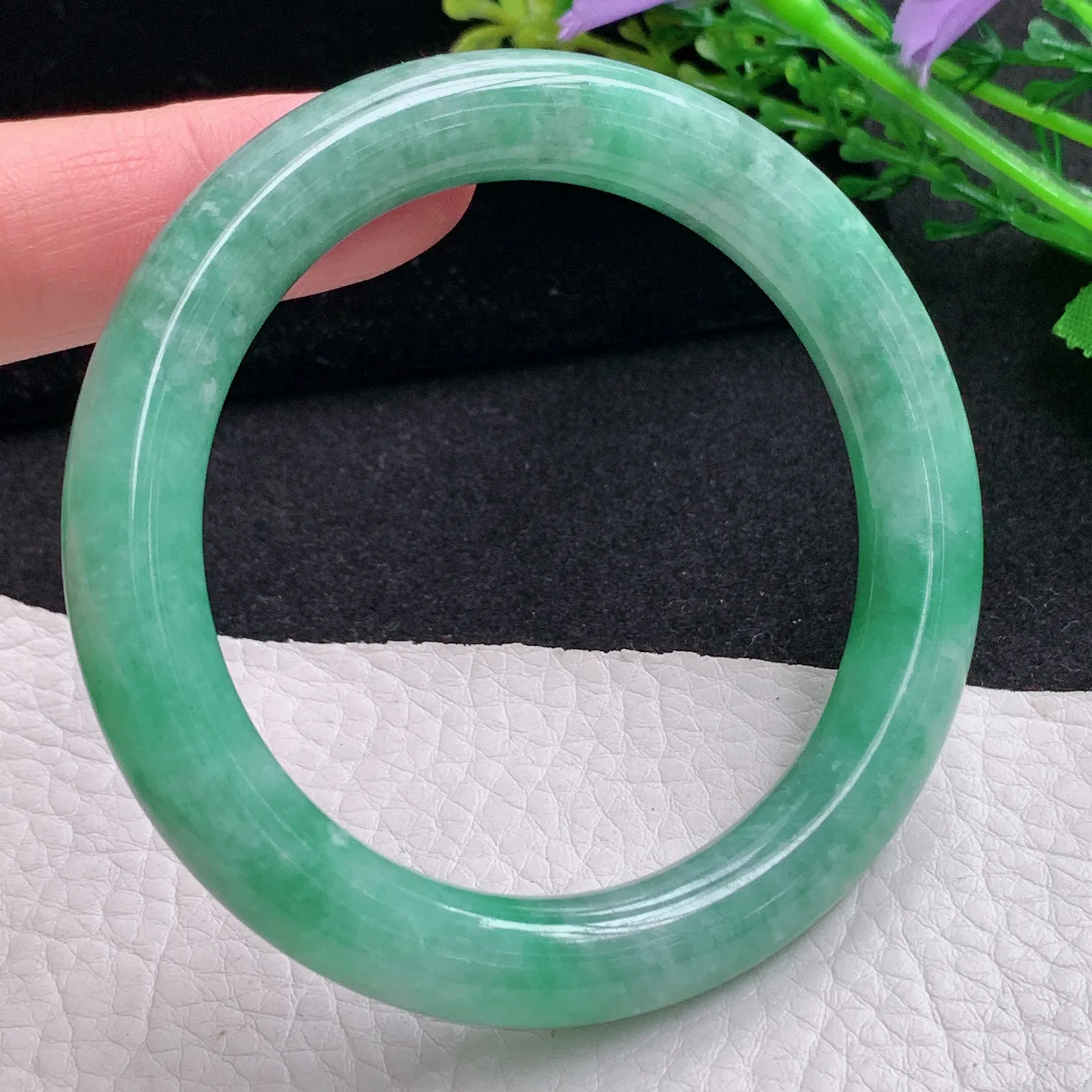 yh自然光55*9.6美人镯 缅甸翡翠a货玉手镯满绿圆条玉手环 叮当镯