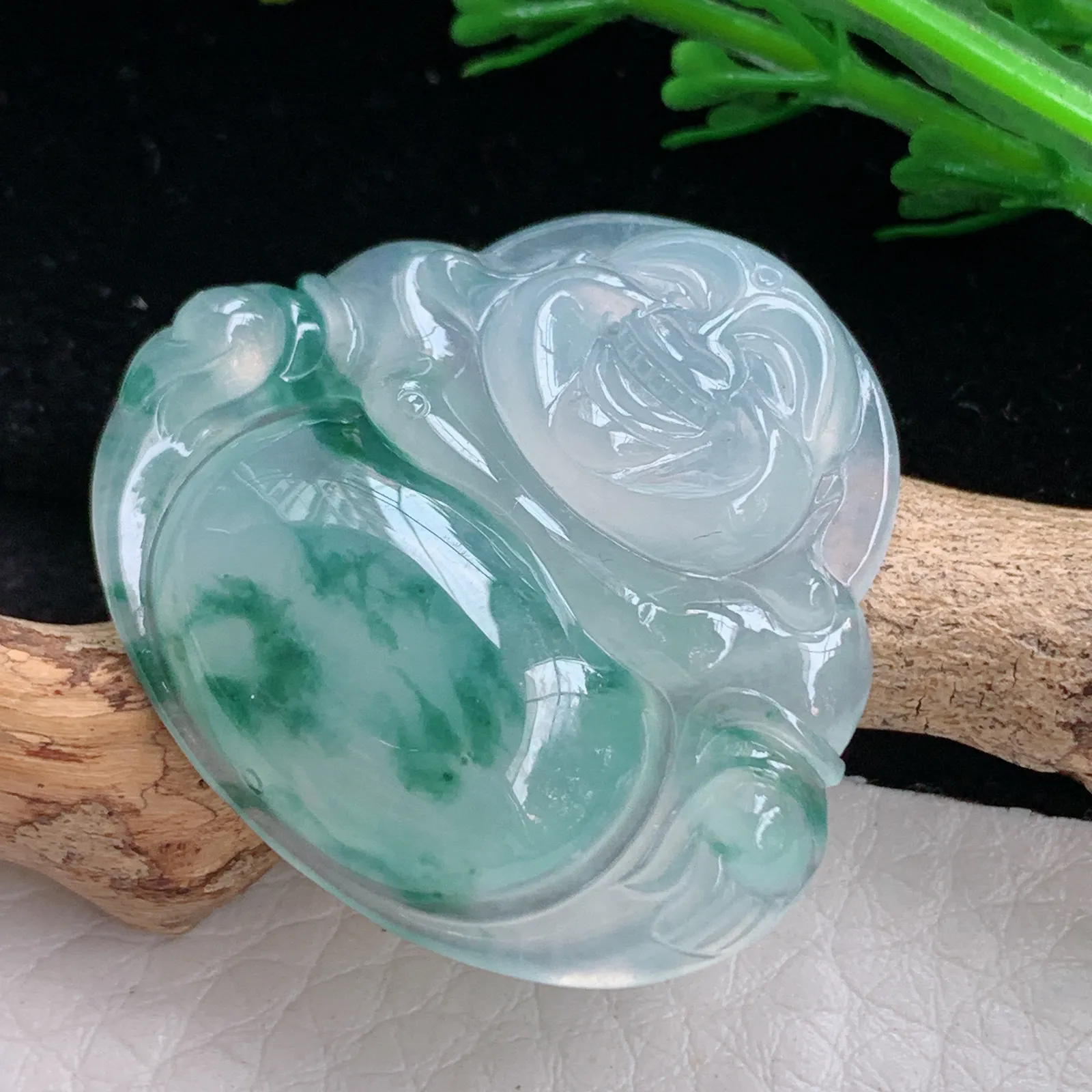 gp自然光31.6*35.2*6天然缅甸翡翠冰胶饱满飘花佛公 弥勒佛玉吊坠