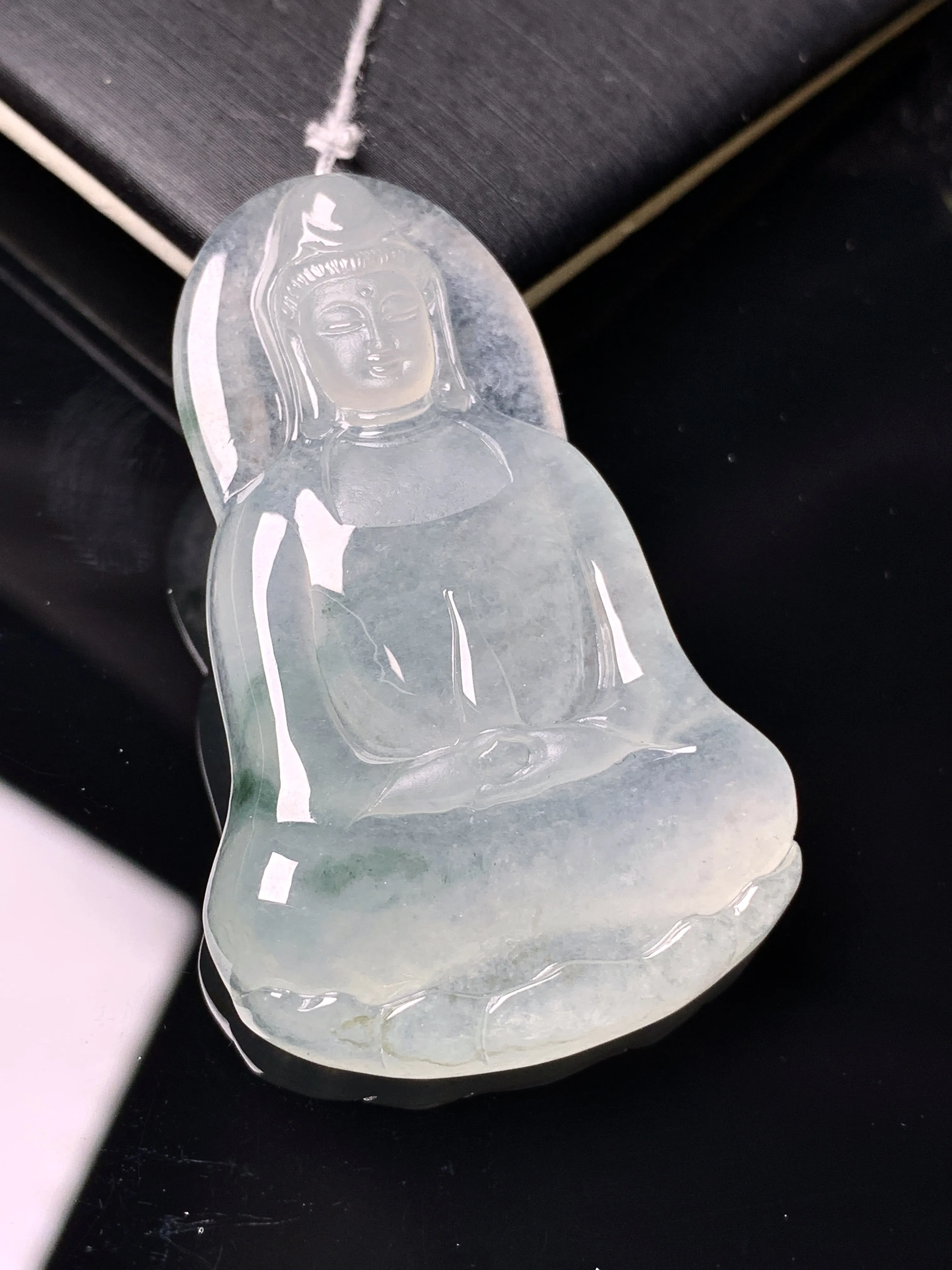 冰种观音吊坠 玉质细腻 色泽清新艳丽  整体尺寸47.6*30.2*5.5