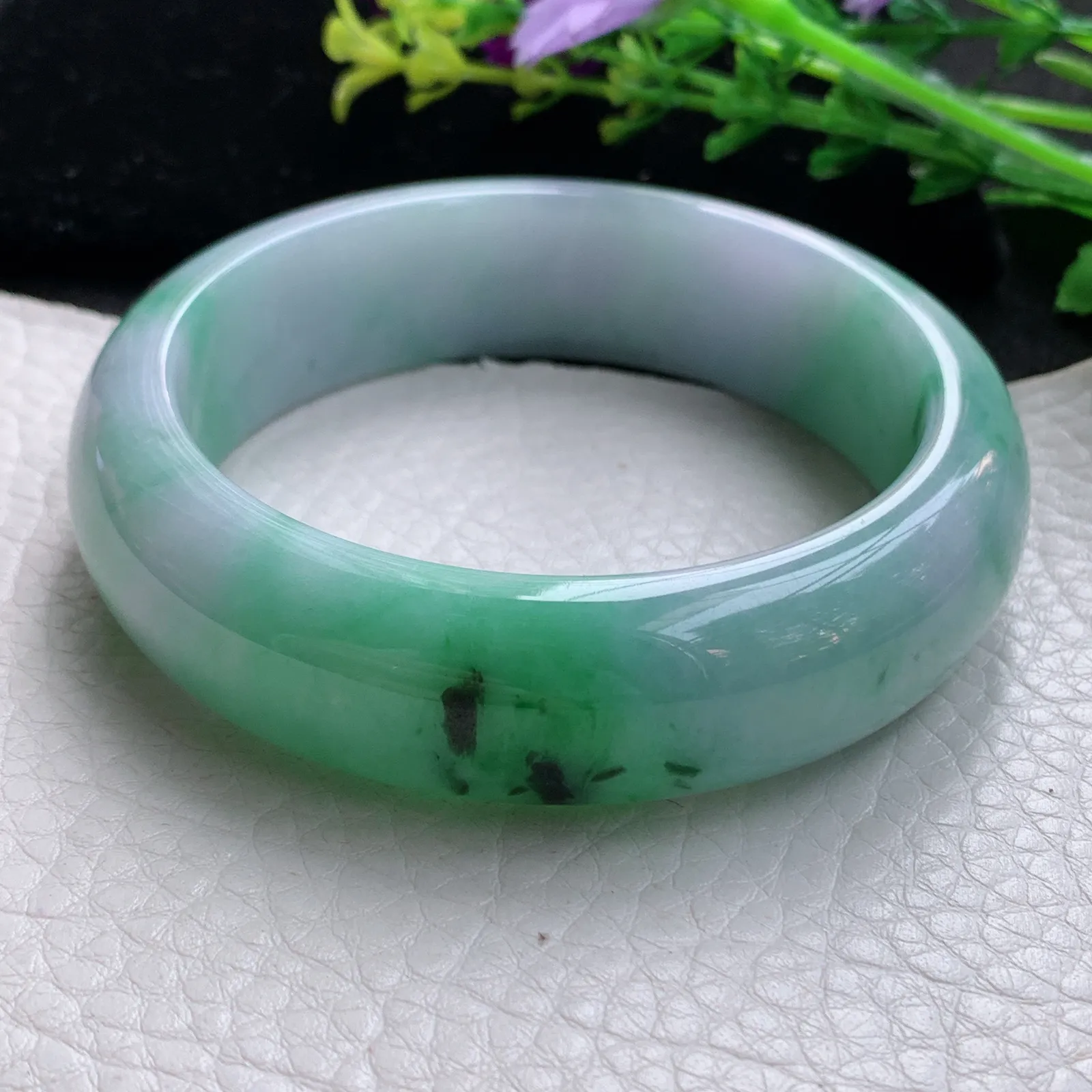 yh自然光58.5*17.3*9轮胎镯 缅甸翡翠a货玉手镯飘绿厚装宽边玉手环