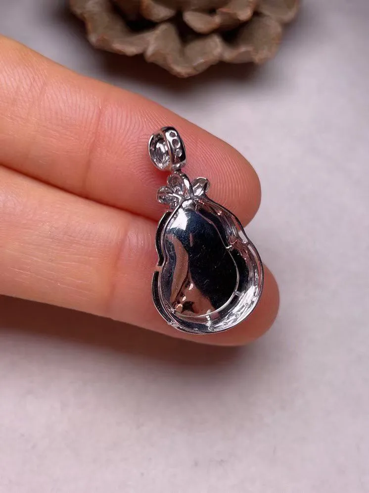 冰糯种紫罗兰葫芦吊坠、真金真钻镶嵌，种水好，玉质细腻 .裸石尺寸 16.0*12.6