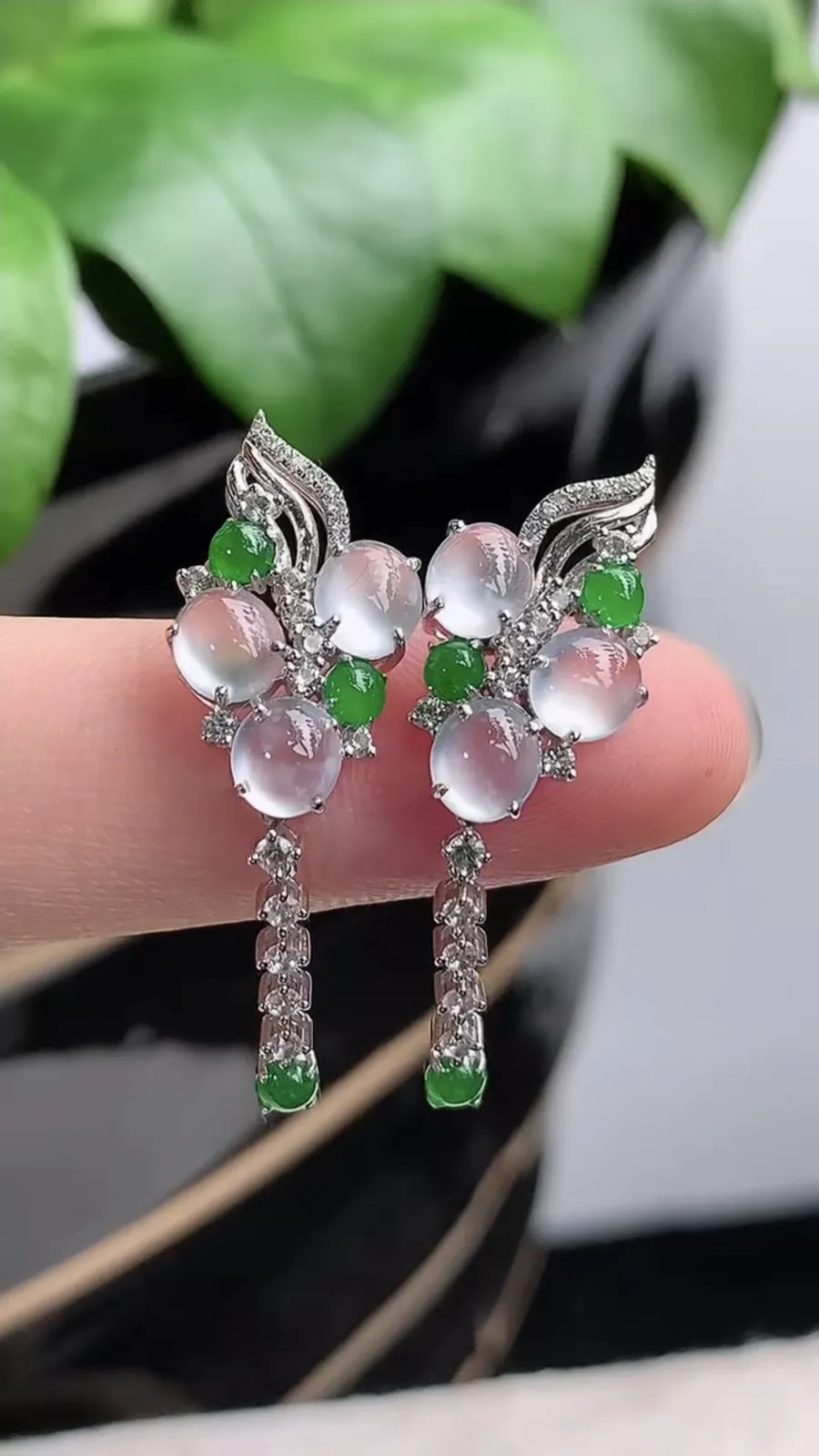 a货翡翠老坑高冰种18K金伴钻镶嵌白月光蛋面耳坠 尺寸5.4×5mm 重量4.54g 1202