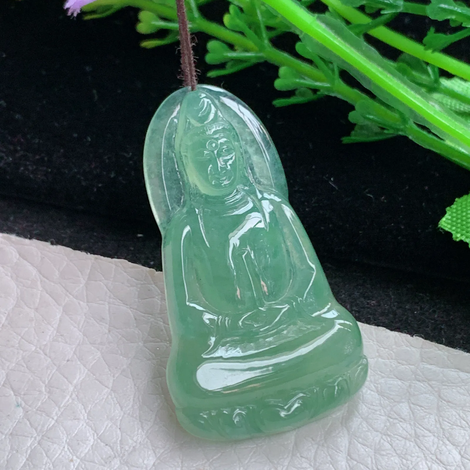 gp自然光41.6*23.6*4.6天然缅甸翡翠冰油绿玉扣素衣观音 玉观音玉吊坠