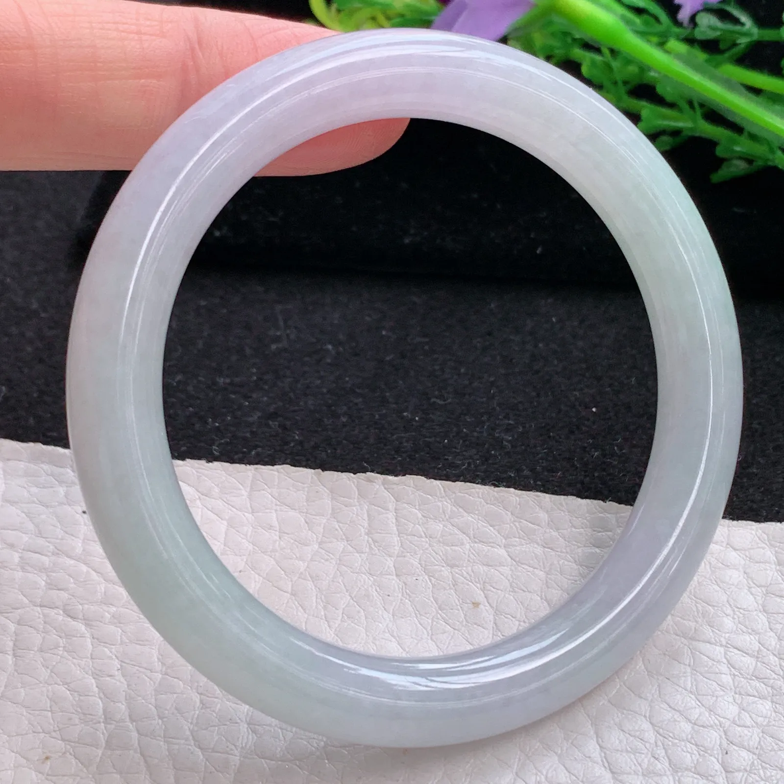 n自然光54*8.5*8.7叮当镯 缅甸翡翠a货玉手镯淡雅圆条玉手环