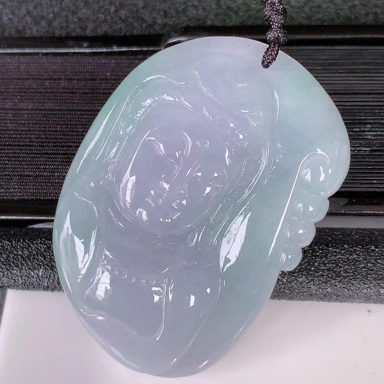 自然光实拍，冰润紫罗兰翡翠观音菩萨吊坠，赐福观音，玉润通透，慈祥端庄！#41.29