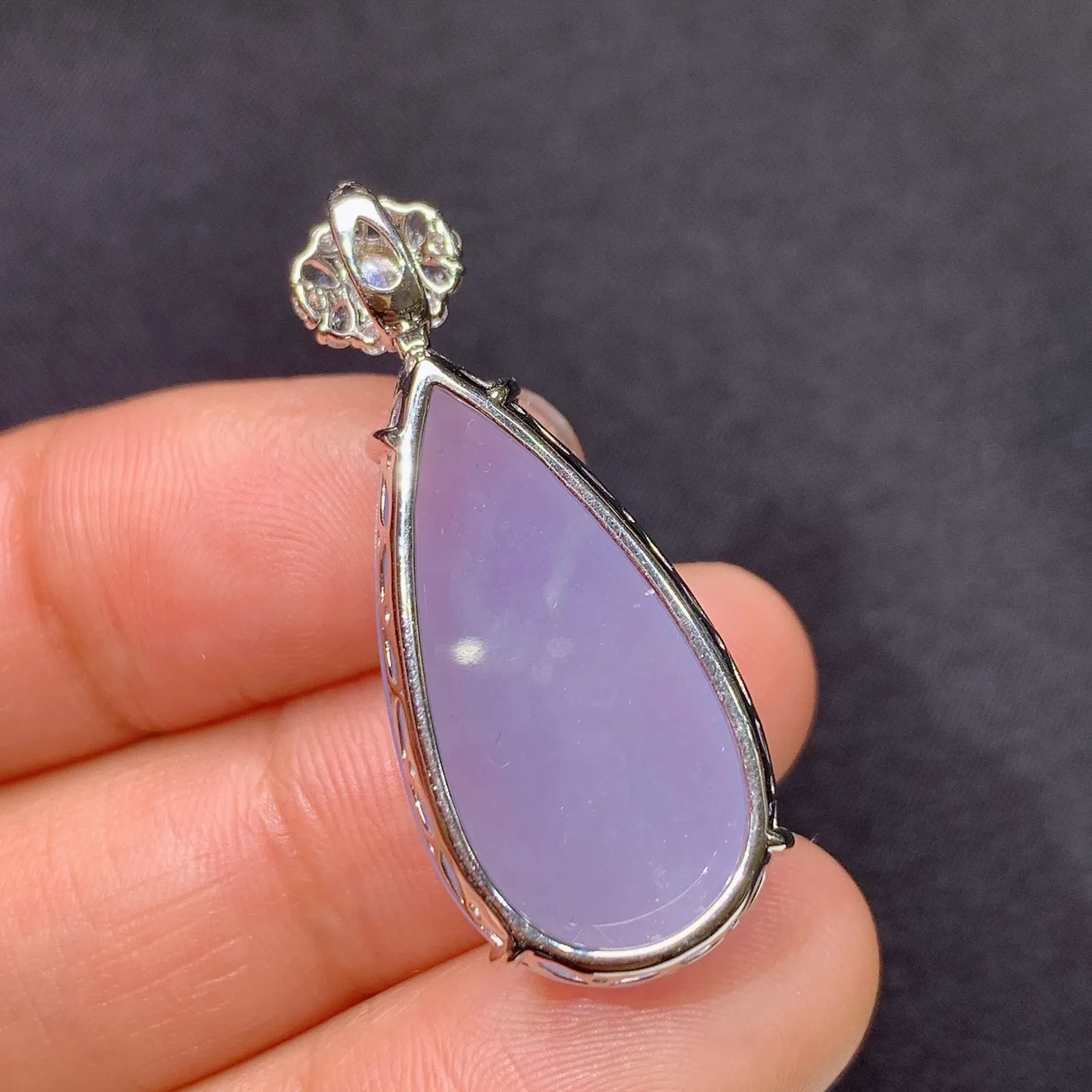 紫罗兰水滴吊坠，18k金镶嵌，温润细腻，颜色浓郁 Cj 尺寸33.9*14*8.6