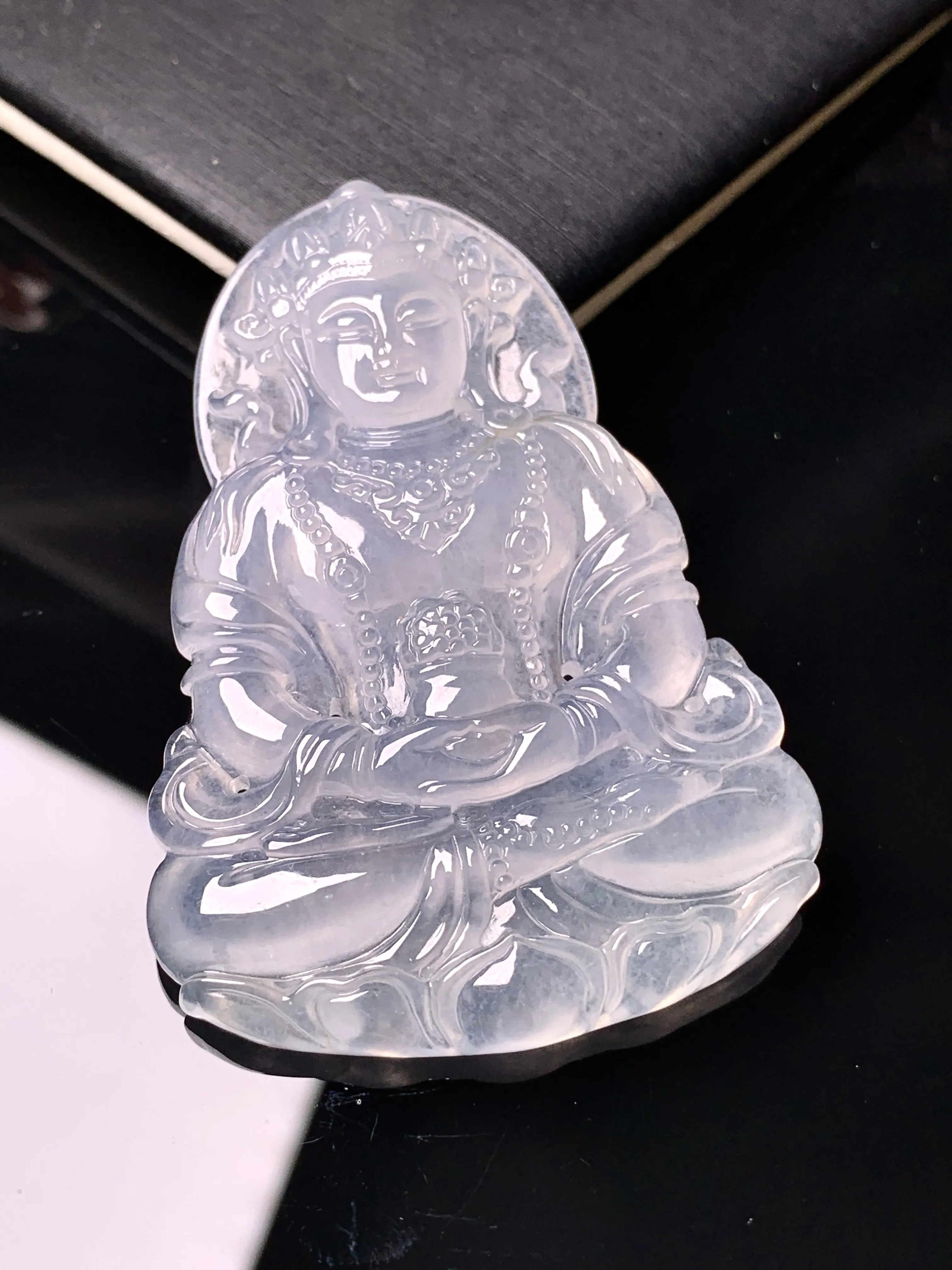 冰种度母观音菩萨吊坠 玉质细腻 色泽清新艳丽  整体尺寸54.3*38.3*5.6