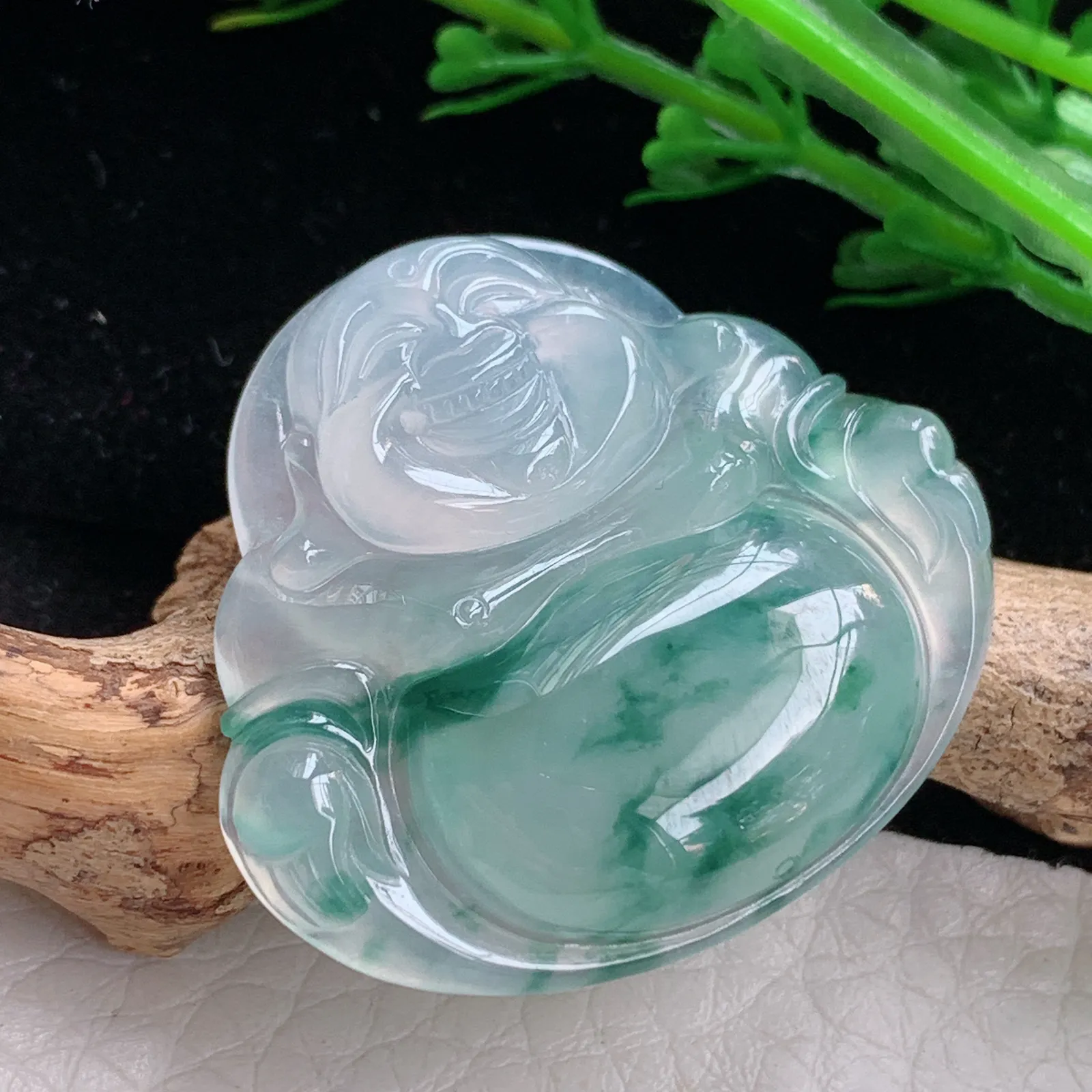 gp自然光31.6*35.2*6天然缅甸翡翠冰胶饱满飘花佛公 弥勒佛玉吊坠