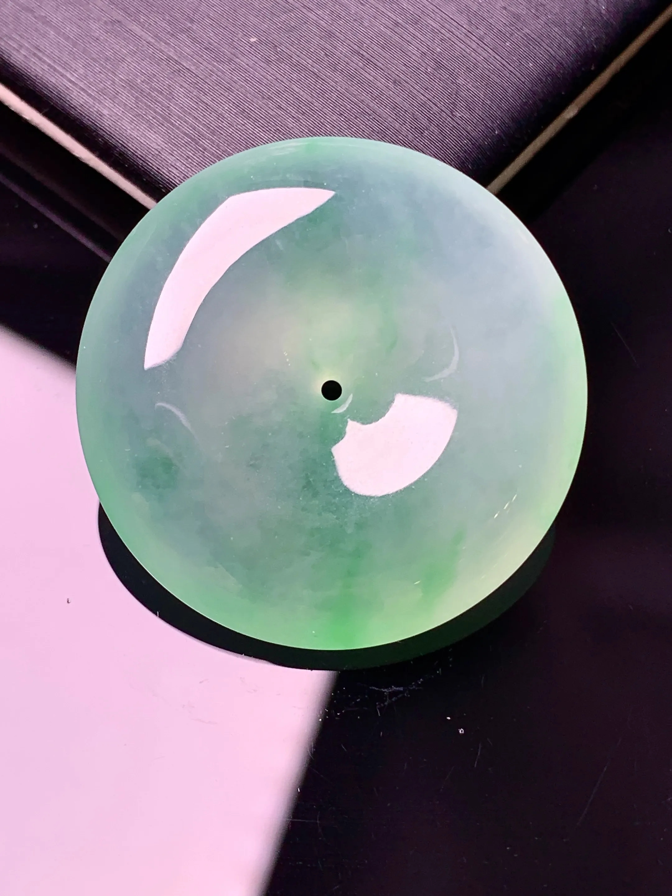 冰种平安扣吊坠 玉质细腻 色泽清新艳丽  整体尺寸28.5*6.8