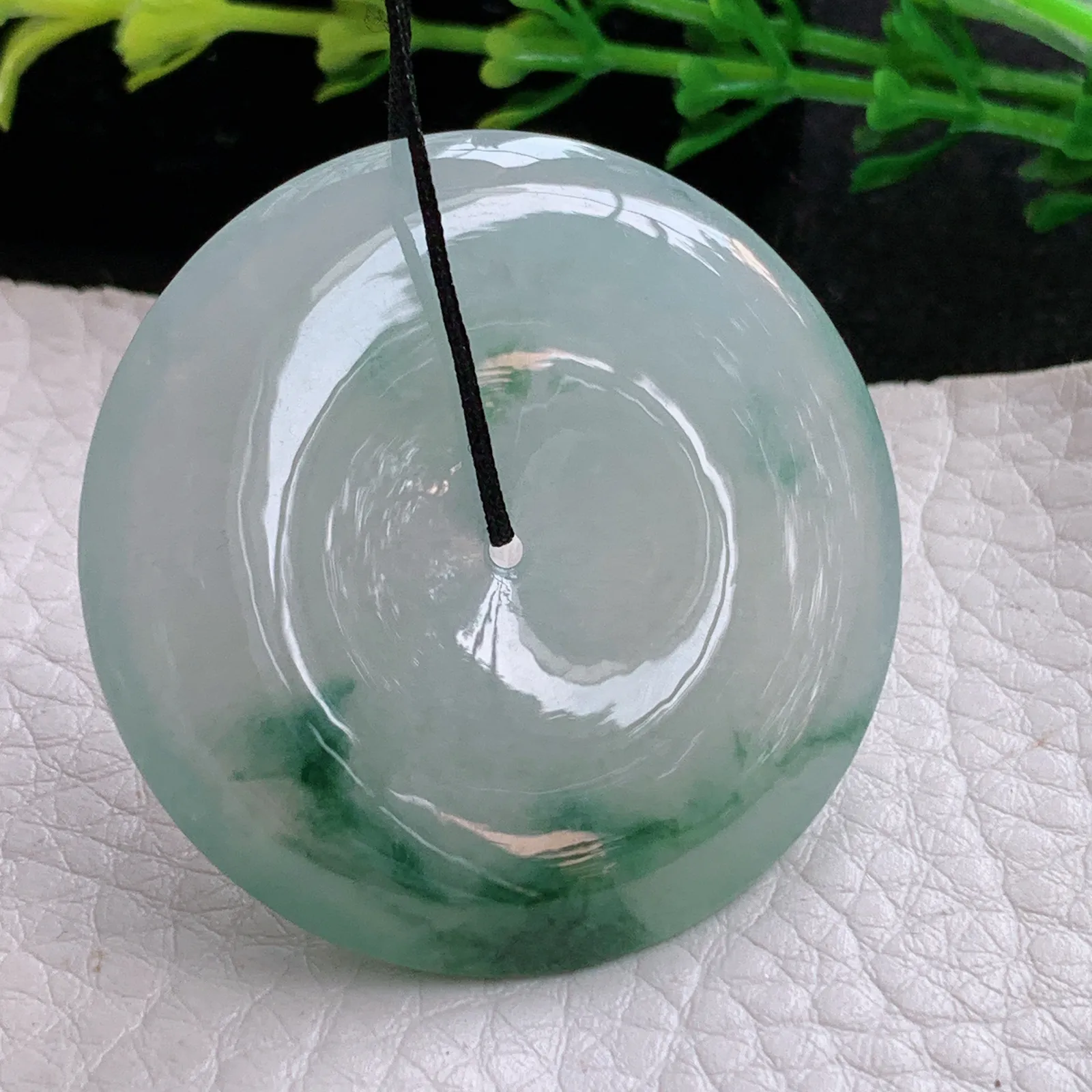 gp自然光39.8*6.5天然缅甸翡翠冰胶饱满飘花大平安扣 玉扣玉吊坠