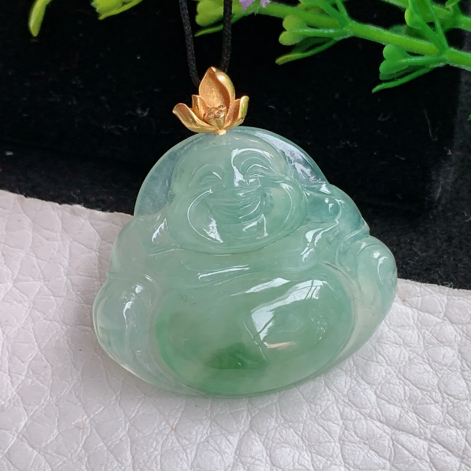 gp自然光32.8*31*5.5天然缅甸翡翠冰绿饱满佛公 弥勒佛玉吊坠