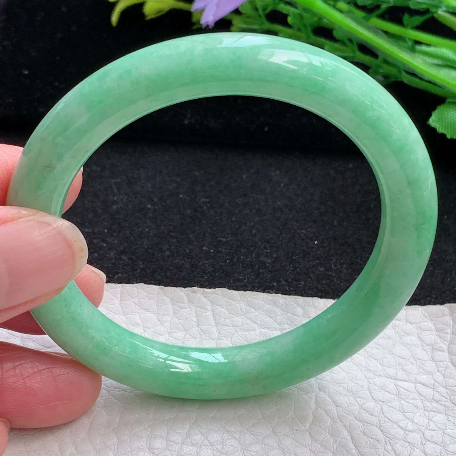 n小圈口52*9.5*8.6美人镯 缅甸翡翠a货玉手镯果绿秀气圆条玉手环