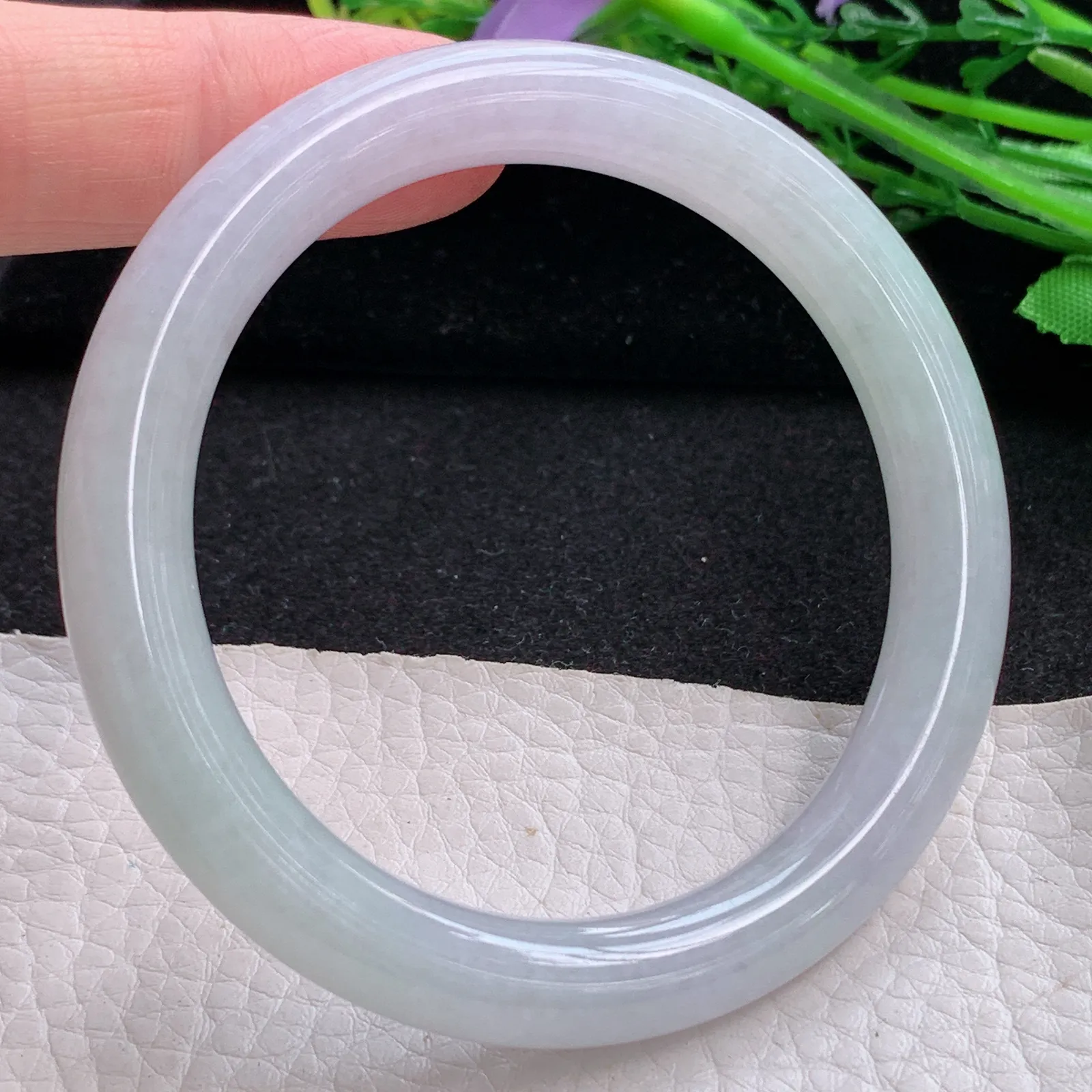 n自然光54*8.5*8.7叮当镯 缅甸翡翠a货玉手镯淡雅圆条玉手环