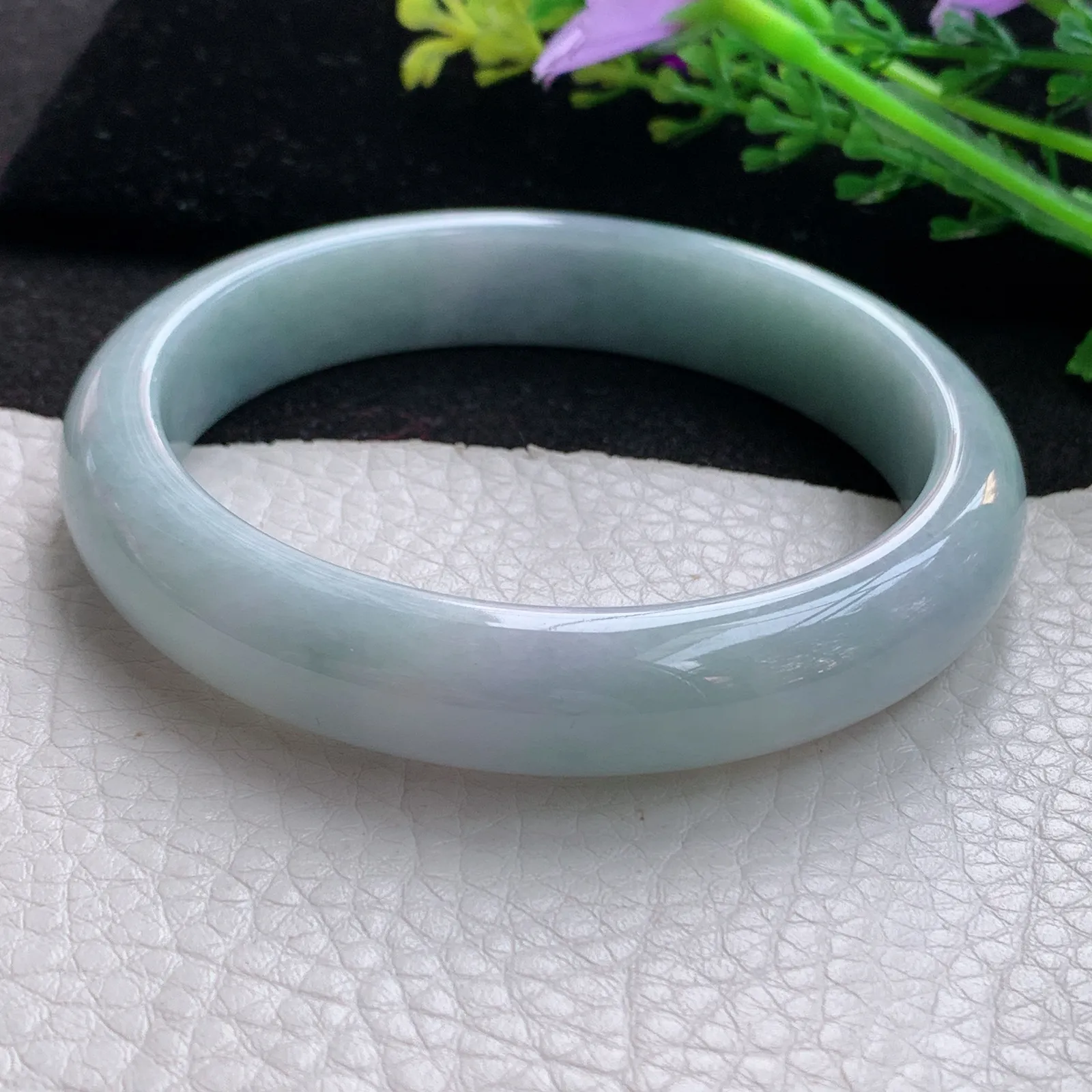 xx大圈口62*12.6*8平安镯 缅甸翡翠a货玉手镯淡雅宽边玉手环