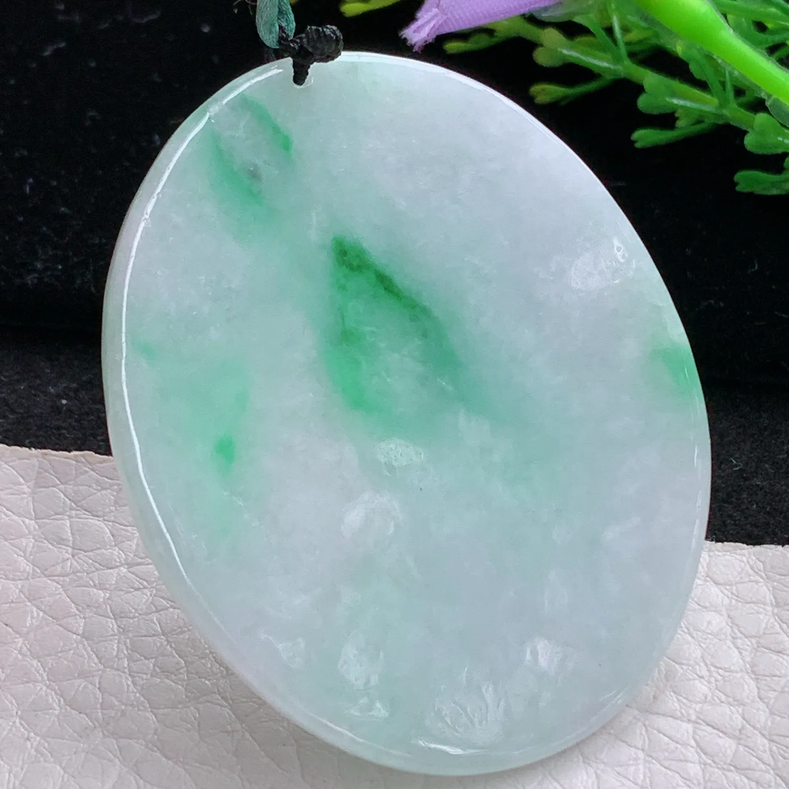 bg自然光53*44*6天然缅甸翡翠飘阳绿下山虎 生肖虎玉吊坠 毛衣坠