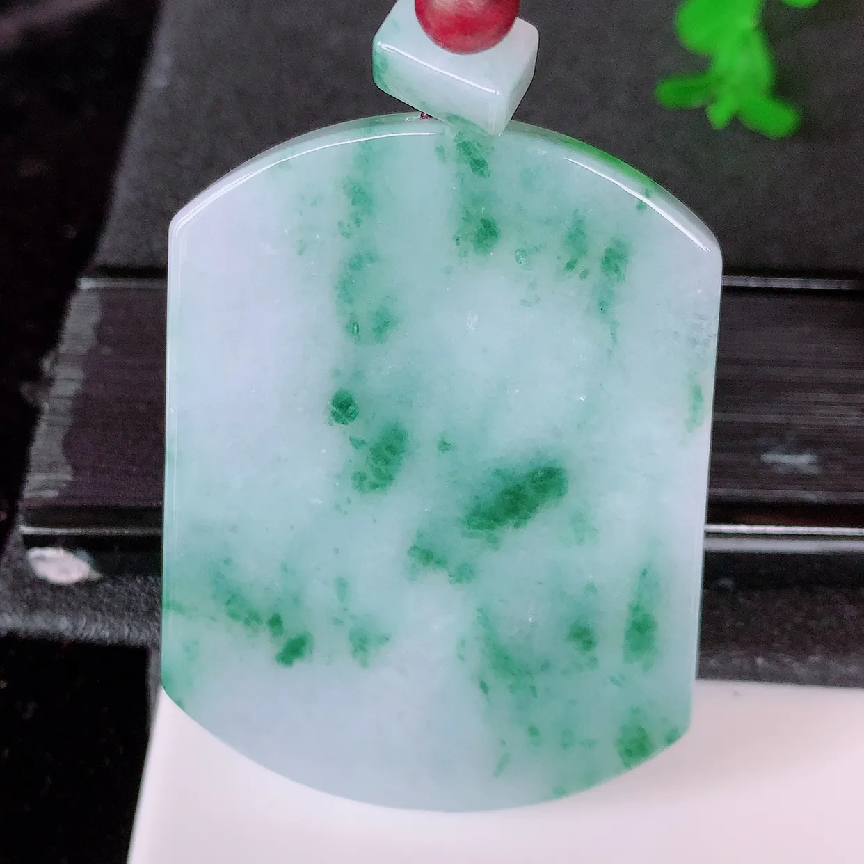 自然光实拍，冰润飘花翡翠平安无事牌吊坠，平平安安，无事牌翠色灵动，佩戴平安时尚！#46.29