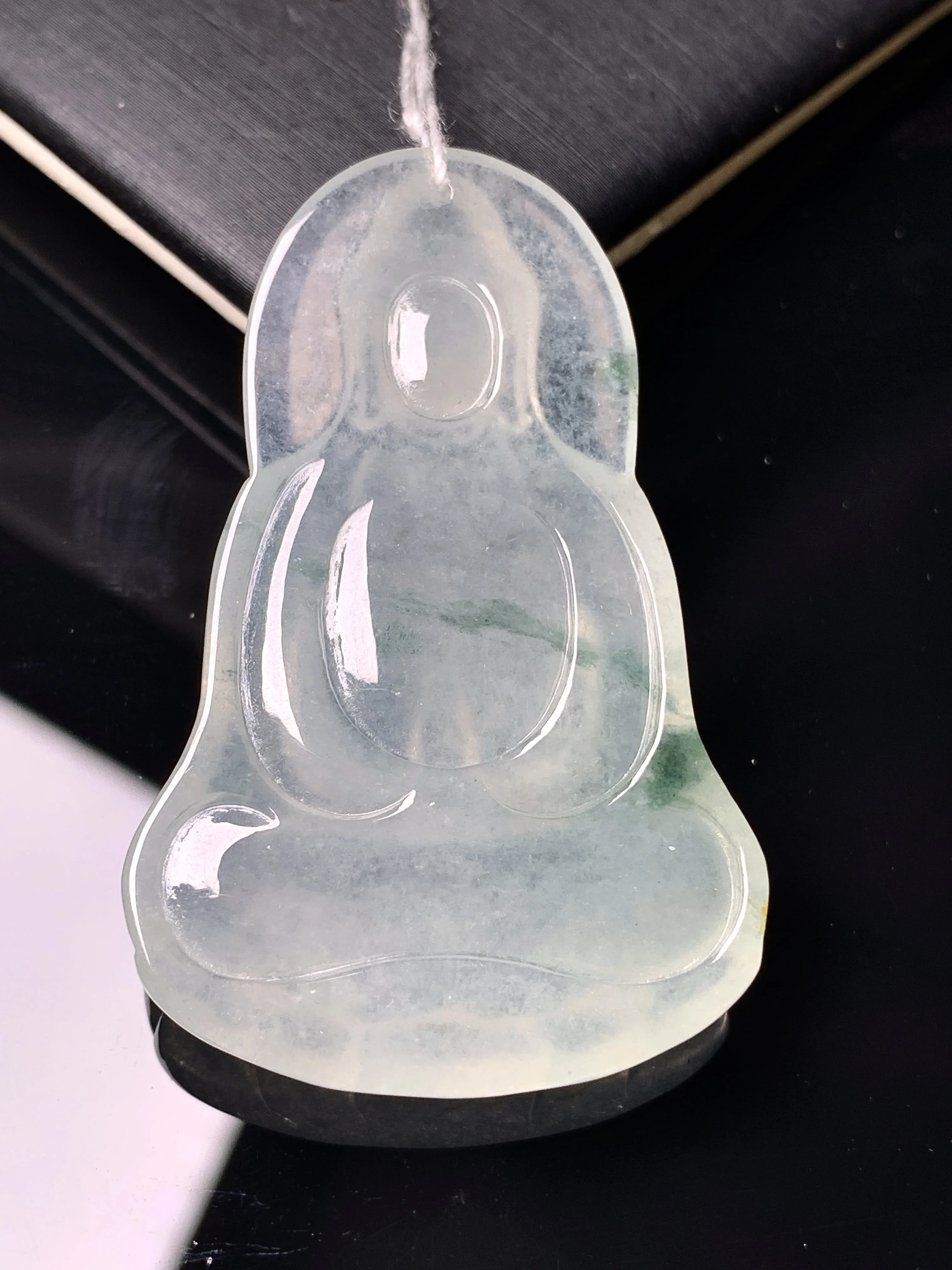 冰种观音吊坠 玉质细腻 色泽清新艳丽  整体尺寸47.6*30.2*5.5