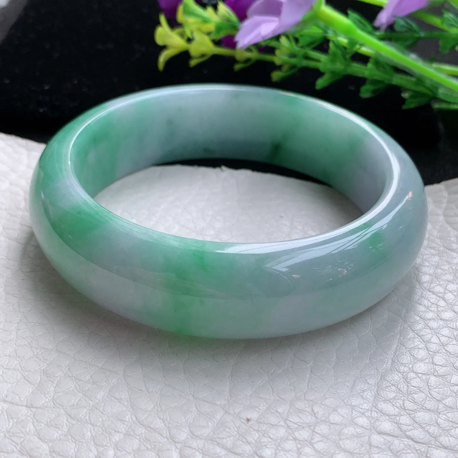 yh自然光58.5*17.3*9轮胎镯 缅甸翡翠a货玉手镯飘绿厚装宽边玉手环