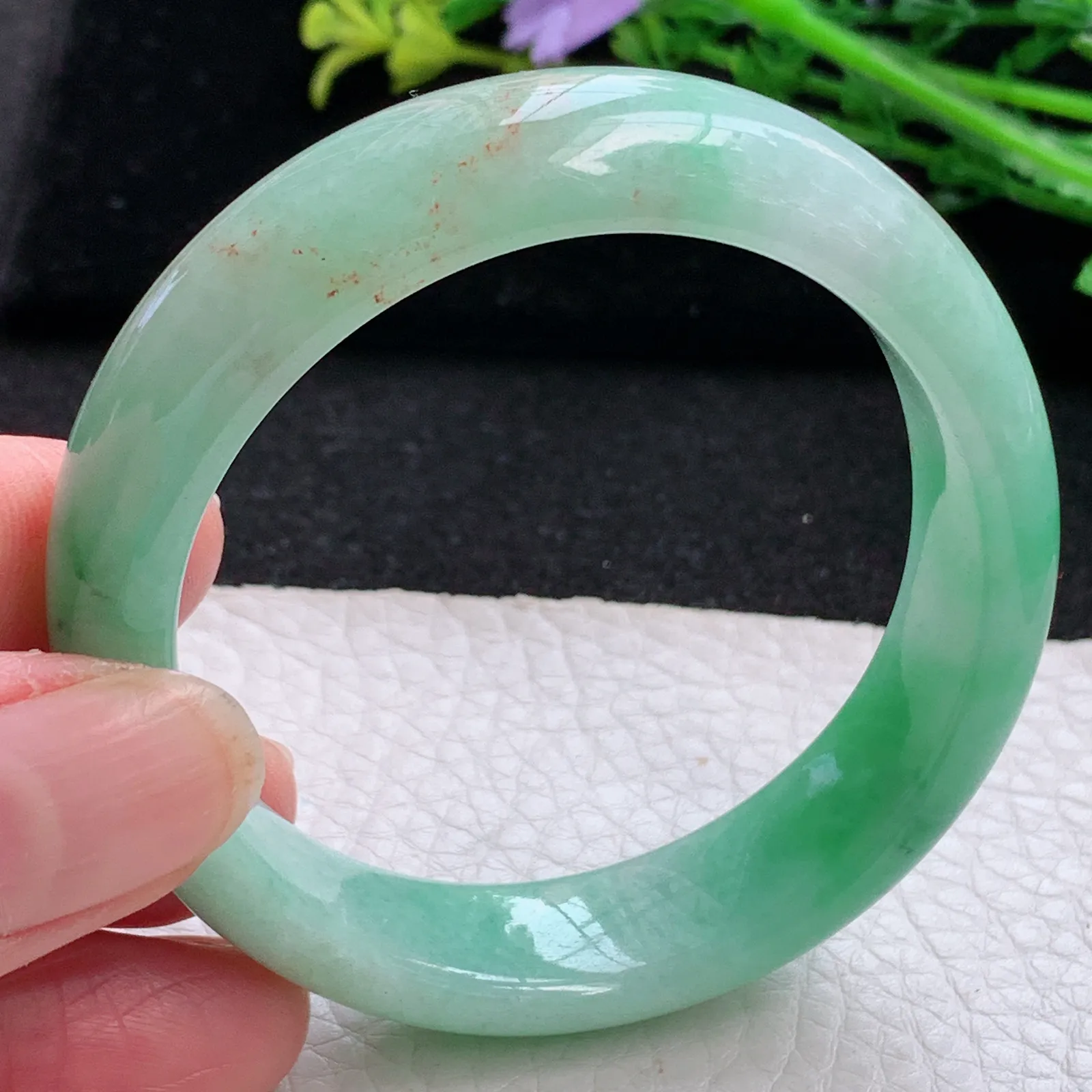 n自然光55*49*12.5*7贵妃镯 缅甸翡翠a货玉手镯三彩宽边玉手环