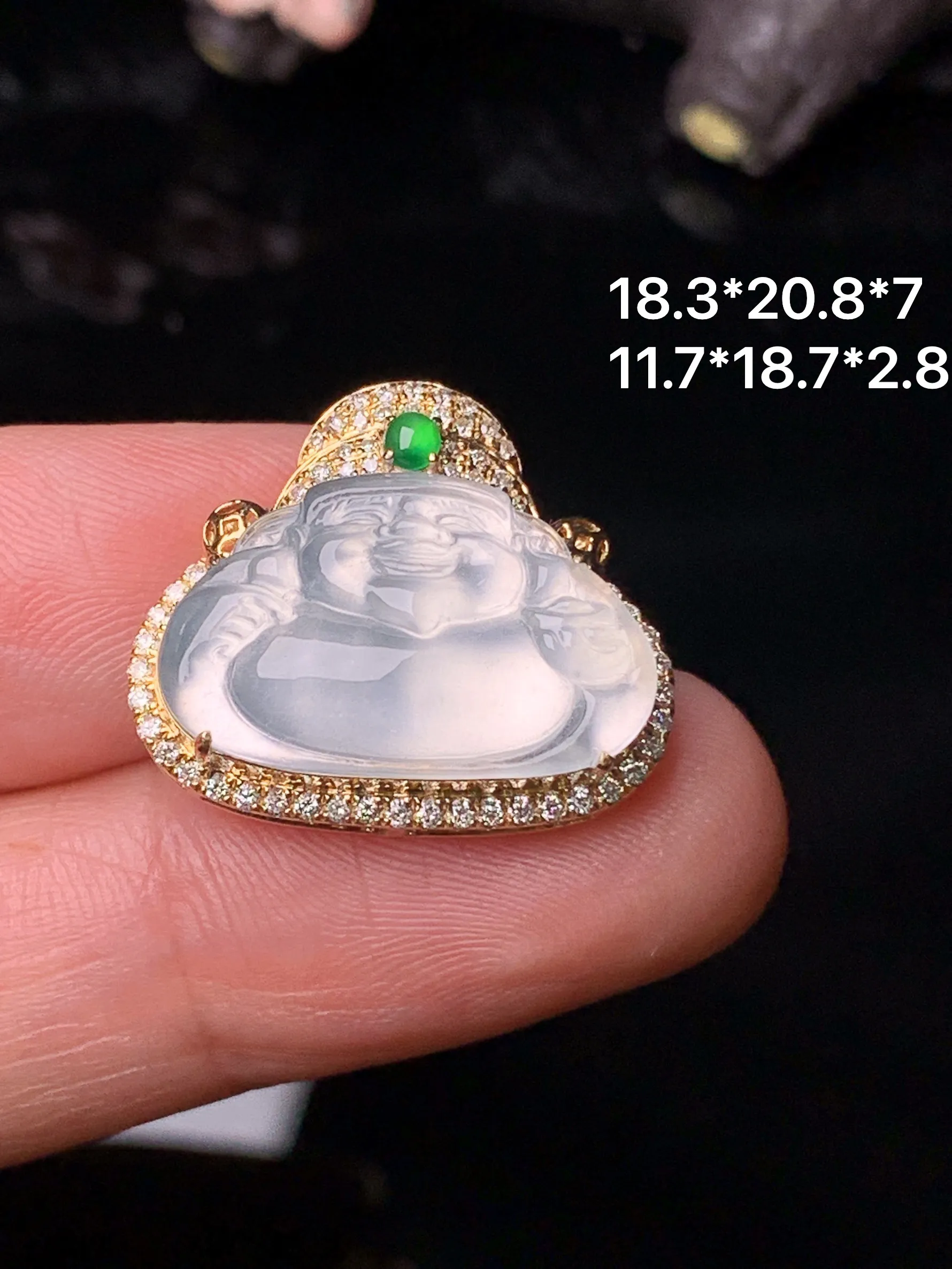 18k金钻镶嵌冰种财神吊坠 玉质细腻 色泽清新艳丽  整体尺寸18.3*20.8*7