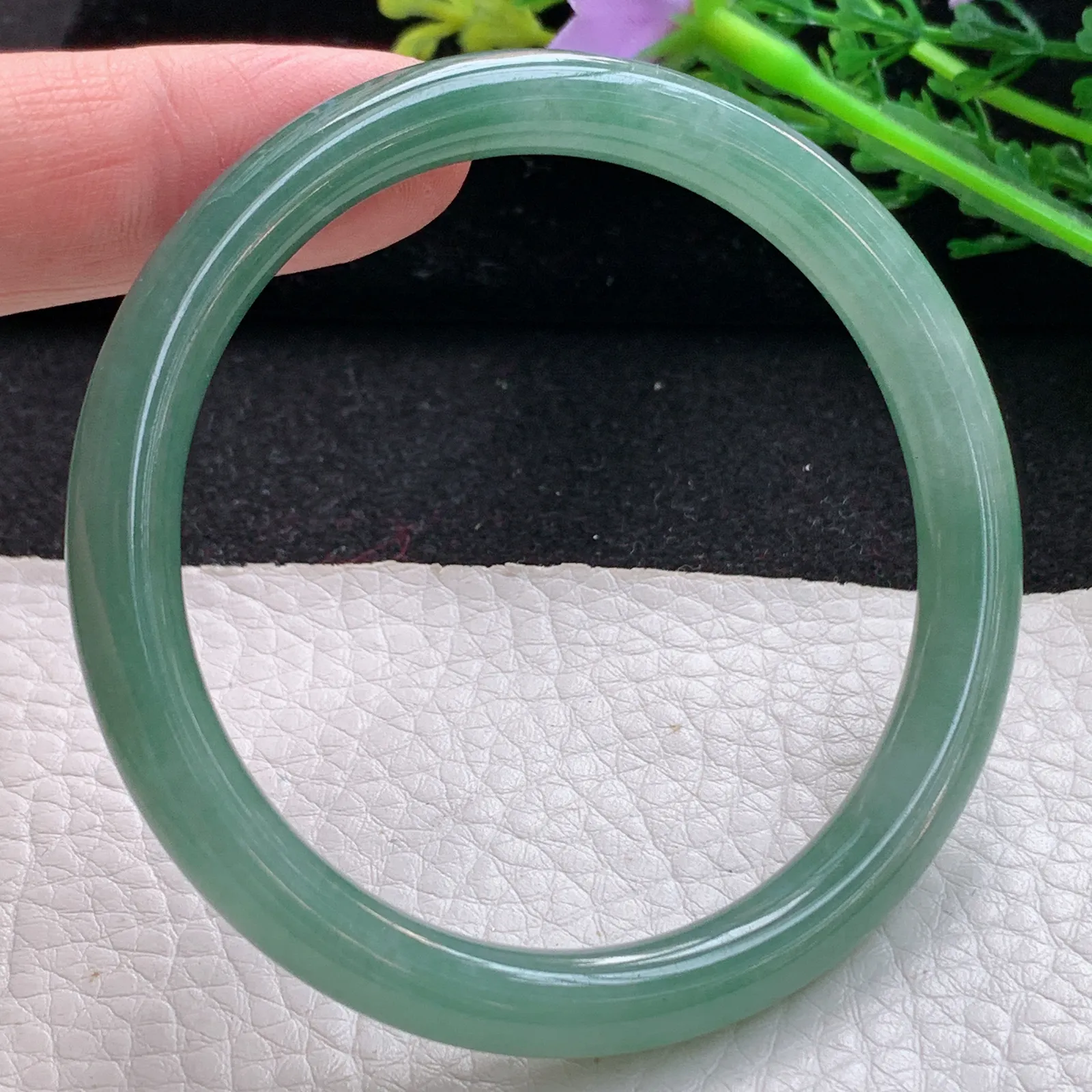 z自然光54.5*7.6*7.3叮当镯 缅甸翡翠a货玉手镯冰油绿圆条玉手环