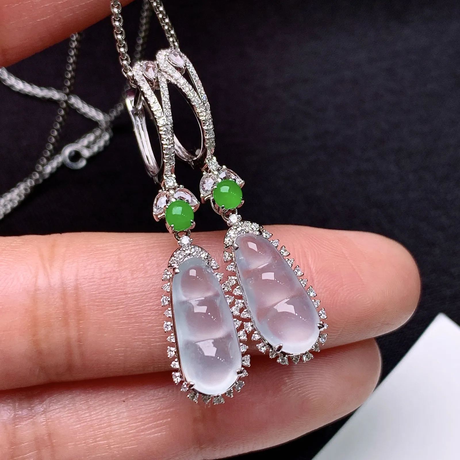 冰种福豆耳坠，18k金镶嵌，款式精美，冰润细腻，种水足，Cj 尺寸13.1*5.6*2.3