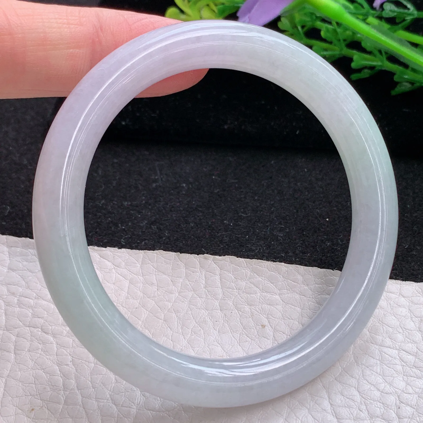 n自然光54*8.5*8.7叮当镯 缅甸翡翠a货玉手镯淡雅圆条玉手环