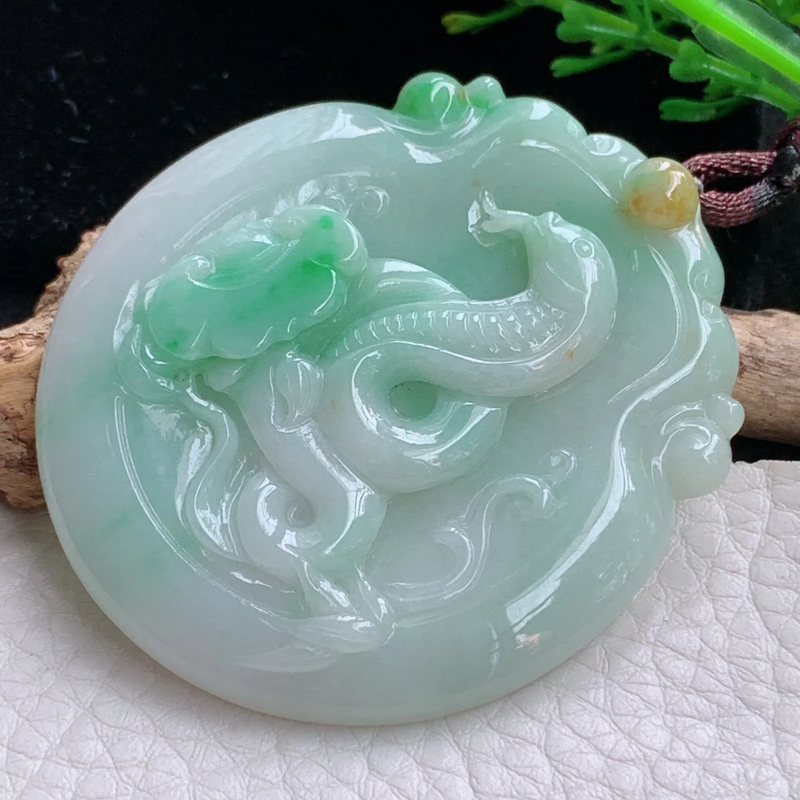 bg自然光54.5*47.6*6天然缅甸翡翠三彩腰缠万贯 生肖蛇玉吊坠 毛衣坠