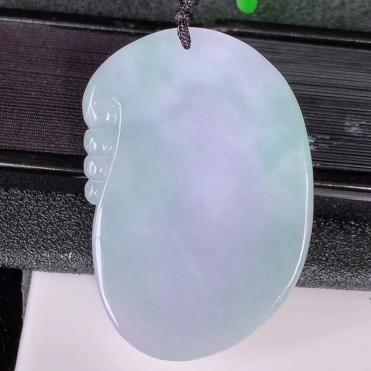 自然光实拍，冰润紫罗兰翡翠观音菩萨吊坠，赐福观音，玉润通透，慈祥端庄！#41.29