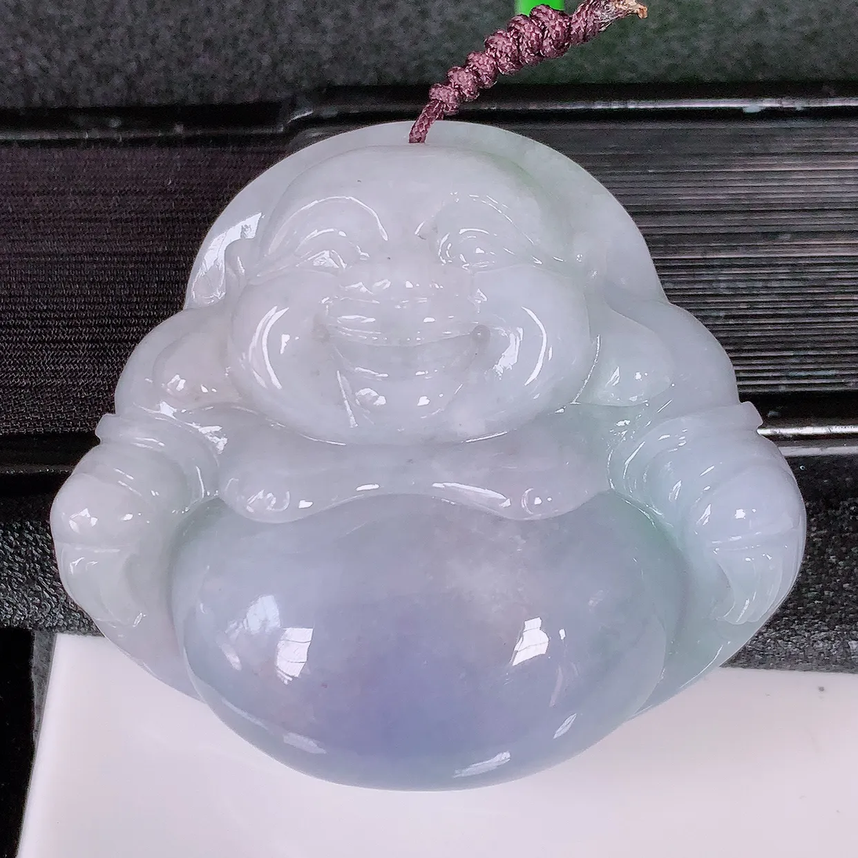 自然光实拍，大件厚装紫罗兰翡翠佛公吊坠，笑口常开，佛公在心中，一生平安幸福， 佛公翠色迷人，佩戴佳品！#41.29