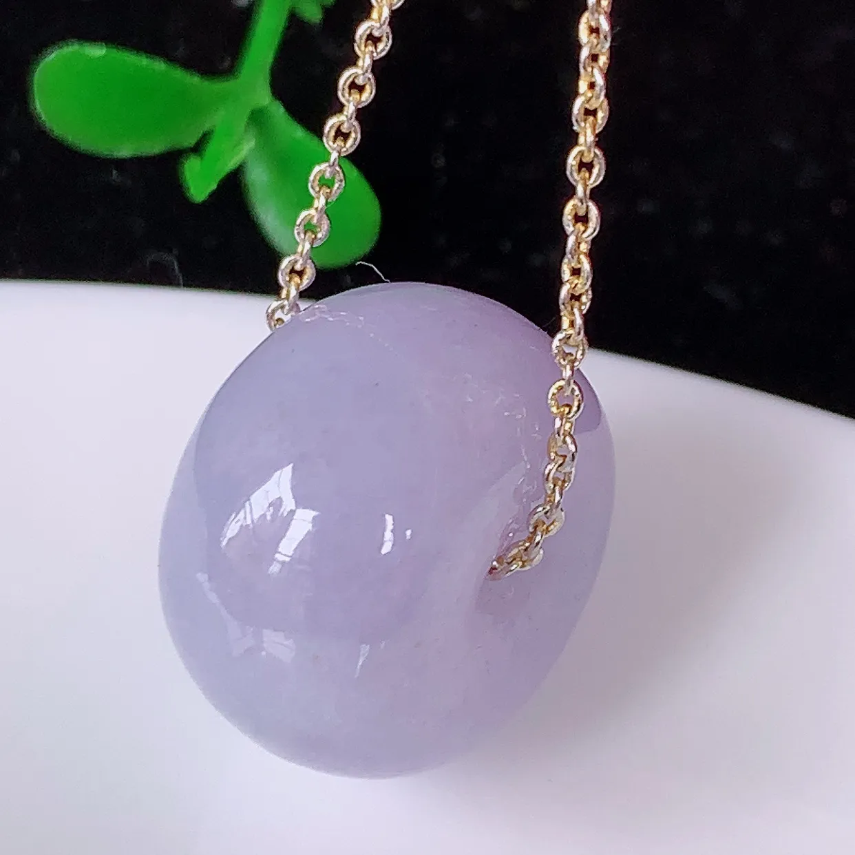 自然光实拍，冰润翡翠路路通吊坠，寓意好运连连，路路畅通，经典款式，财运滚滚，路路通，佩戴效果更好！配