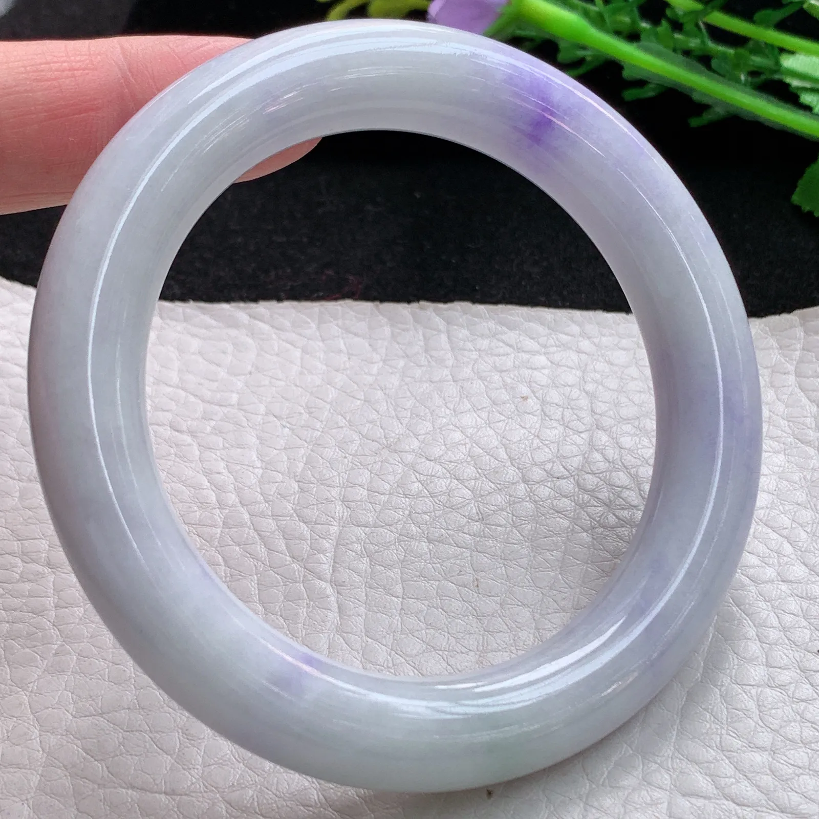 xx自然光57*11.8*11.3美人镯 缅甸翡翠a货玉手镯飘紫圆条玉手环