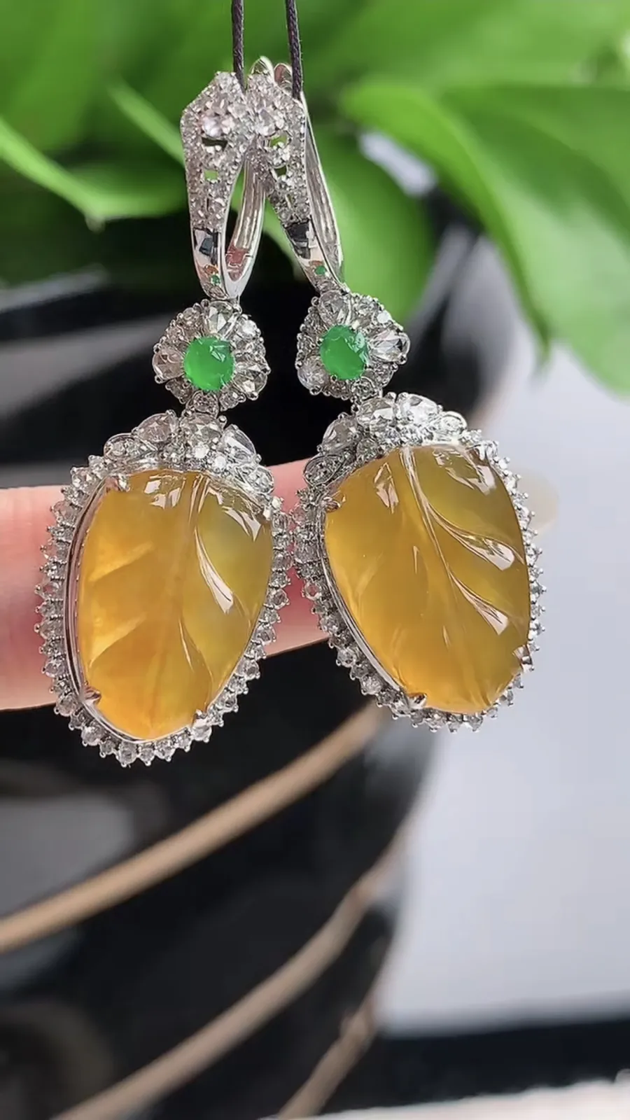 a货翡翠老坑冰种18K金伴钻镶嵌黄翡叶子金枝玉叶耳坠 尺寸16×11×8.6mm 重量8.35g 1202