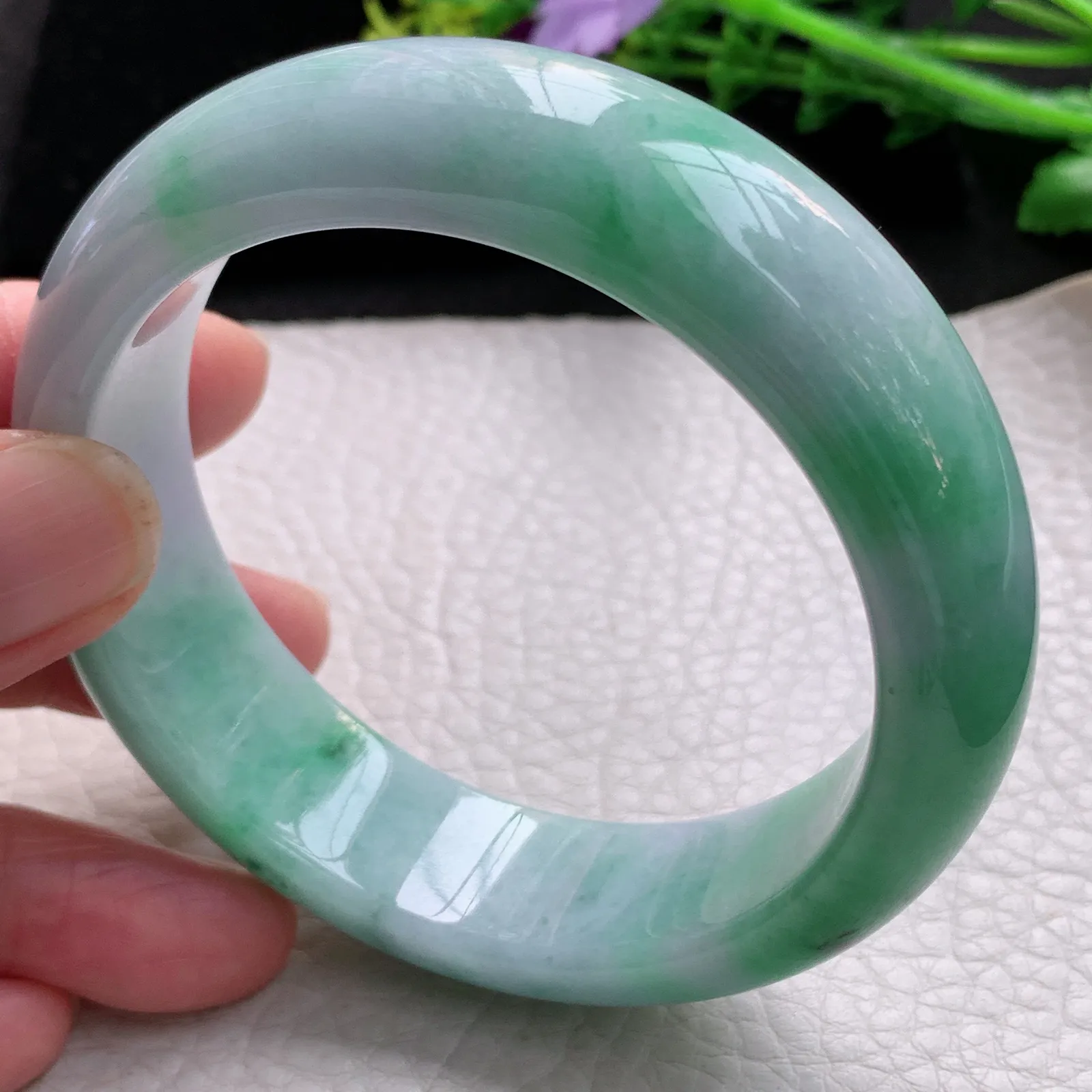 yh自然光58.5*17.3*9轮胎镯 缅甸翡翠a货玉手镯飘绿厚装宽边玉手环